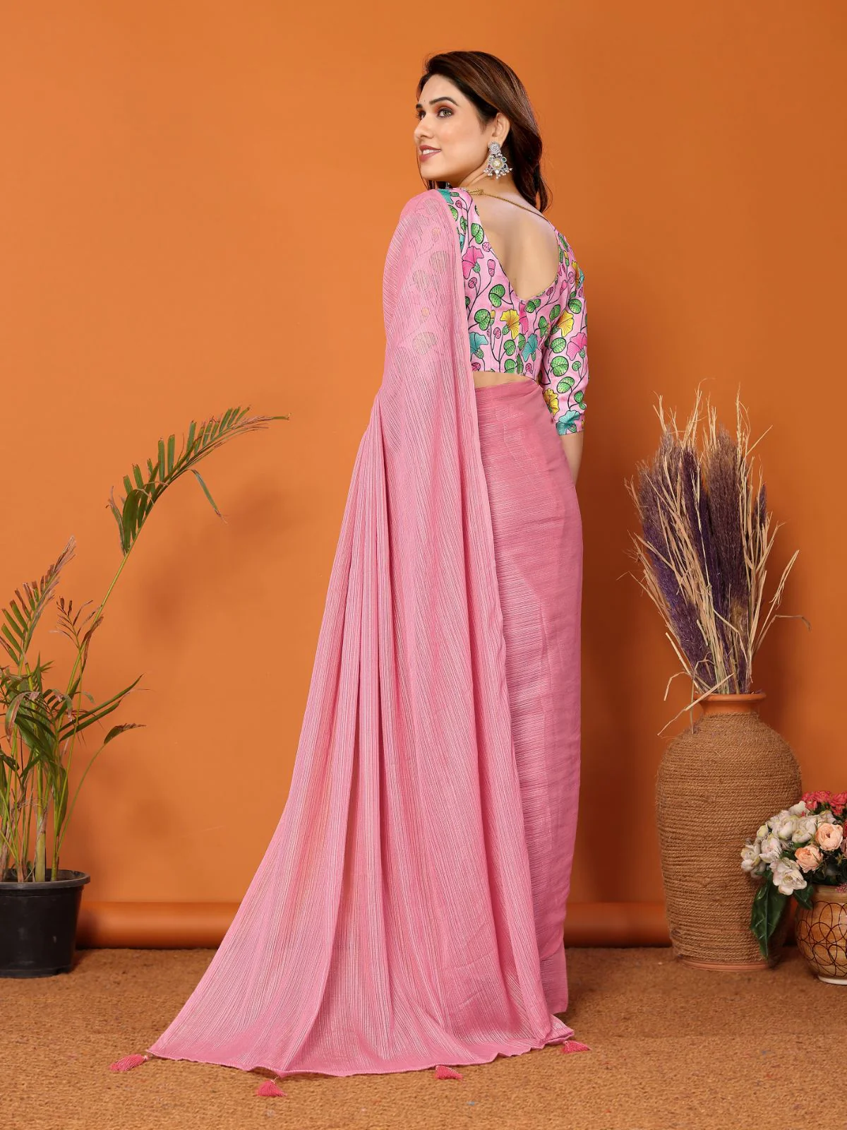 Odette Women Pink Polyester Solid Saree With Unstitched Blouse - Image 3