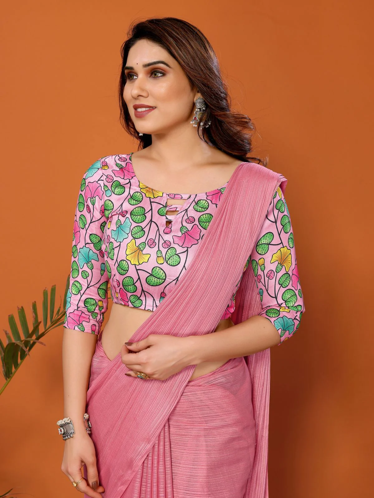 Odette Women Pink Polyester Solid Saree With Unstitched Blouse - Image 4