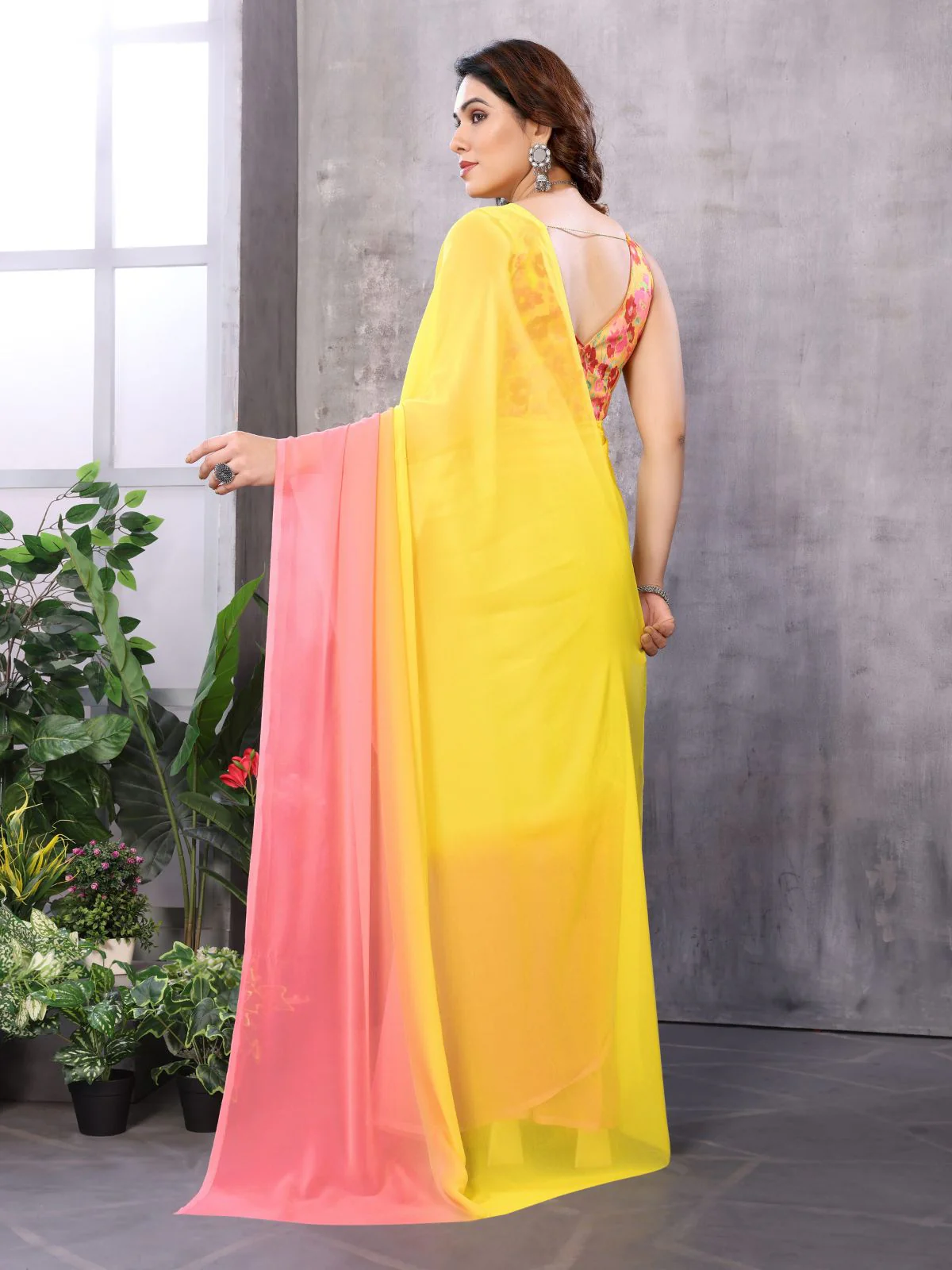 Odette Women Yellow And Pink Georgette Solid Saree With Unstitched Blouse - Image 3