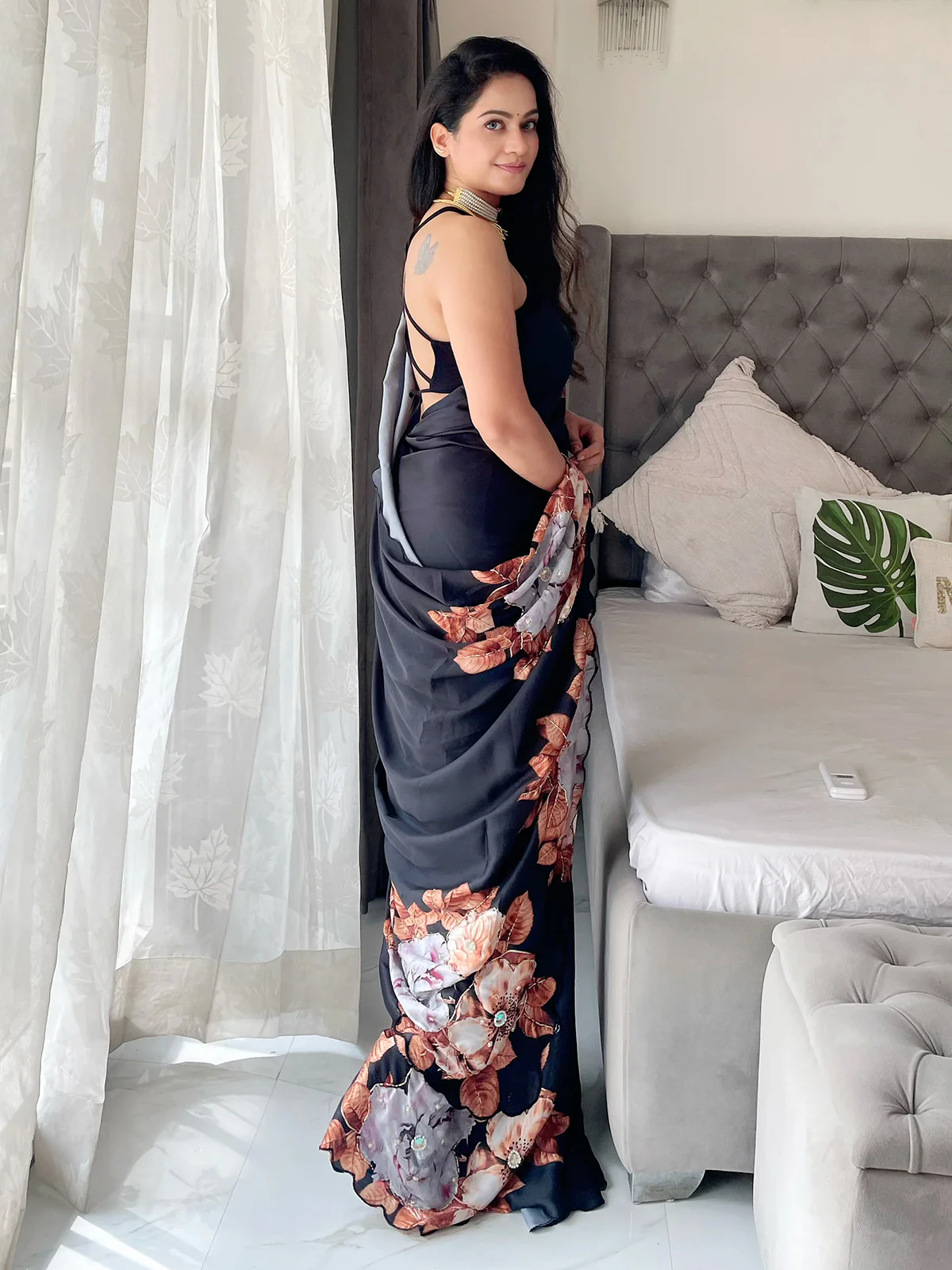Odette Women's Black Satin Saree with unstitched Blouse - Image 3