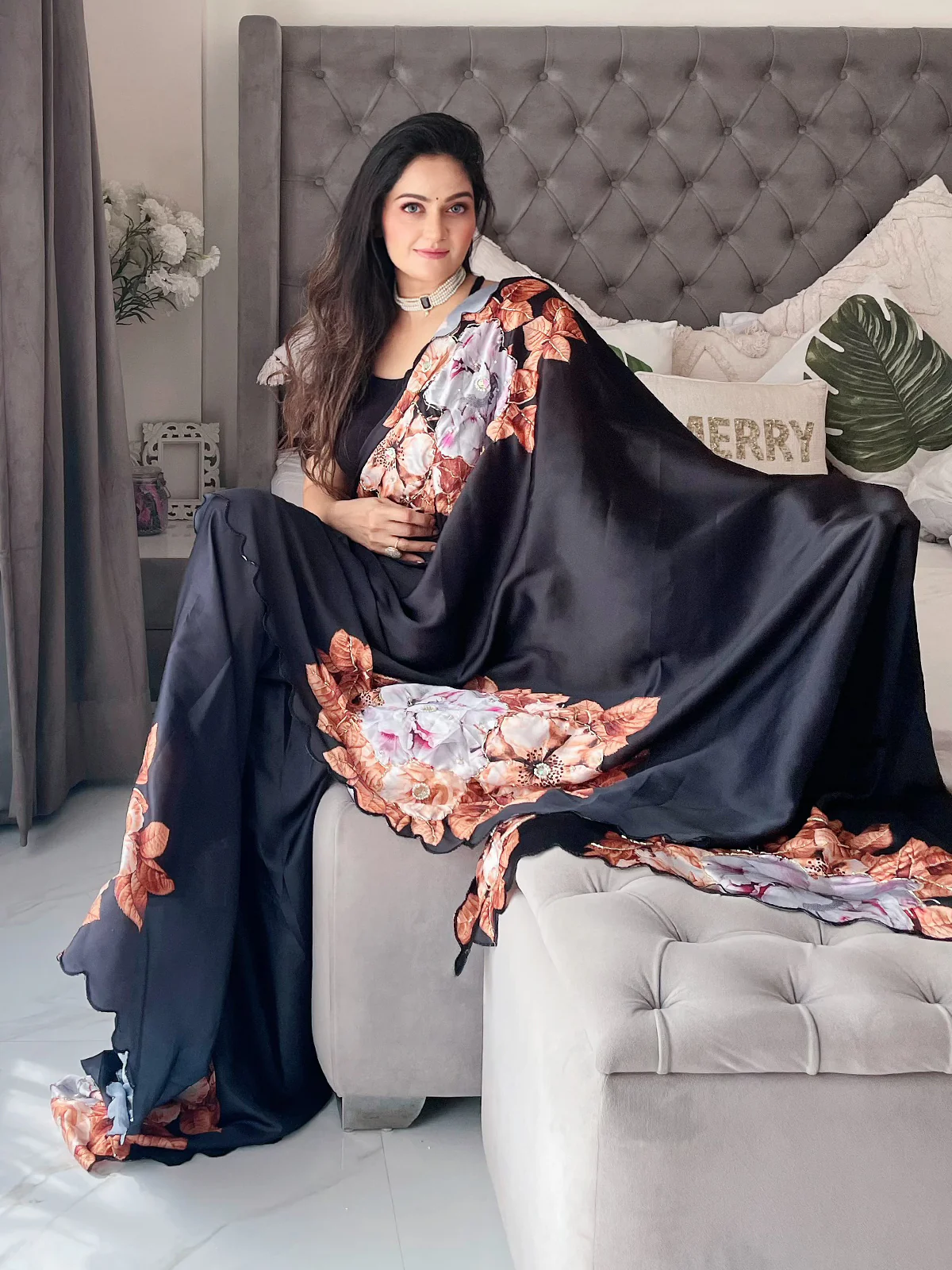 Odette Women's Black Satin Saree with unstitched Blouse - Image 4