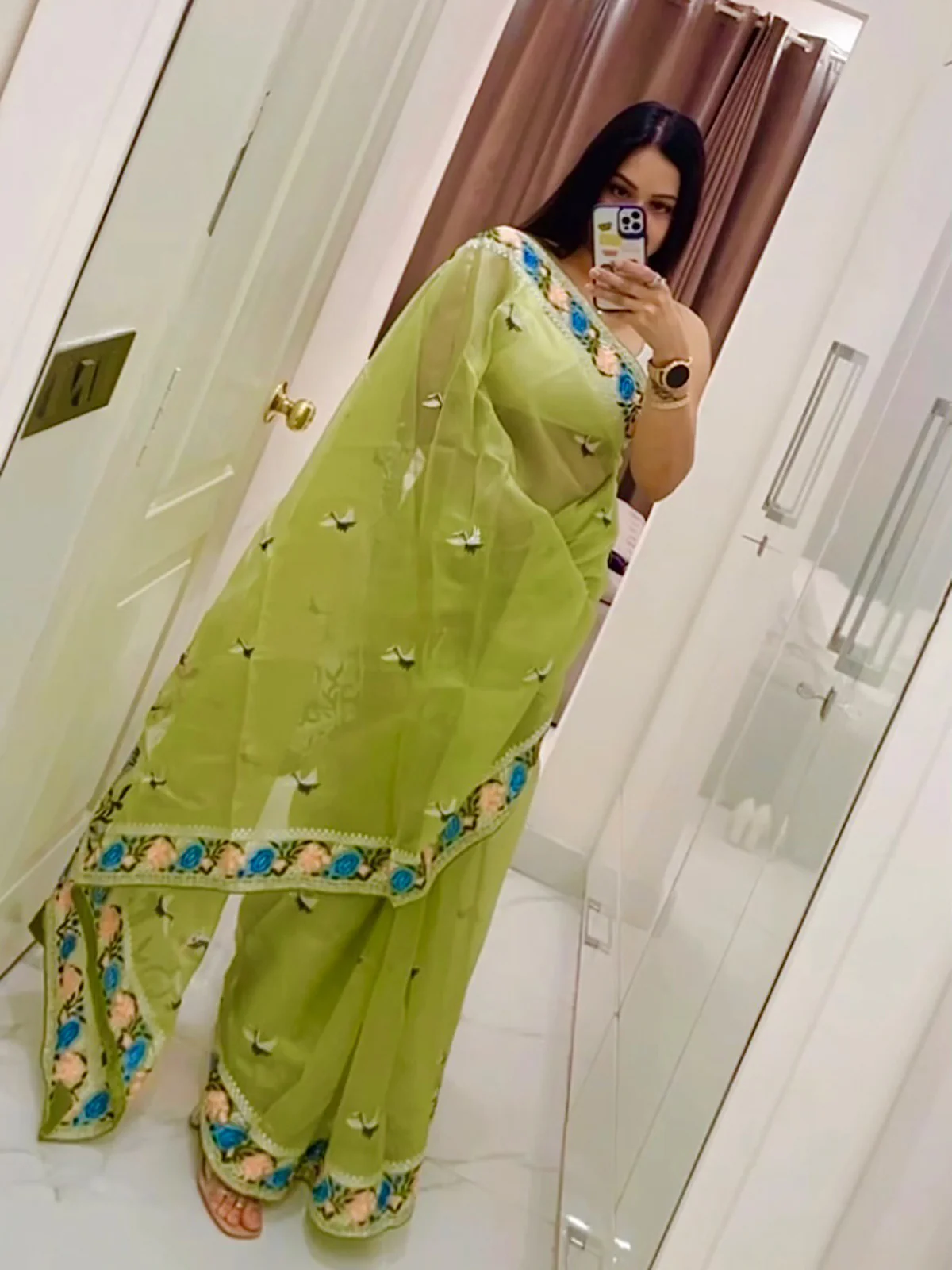 Odette Green Organza  Saree with unstitched Blouse For Women - Image 3