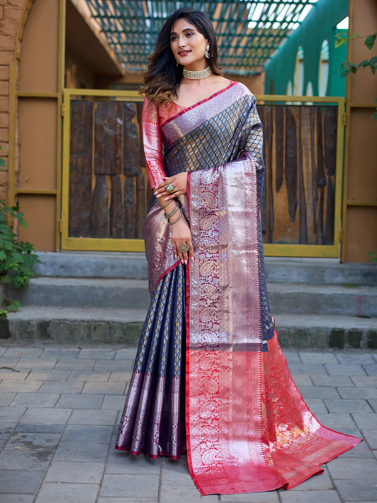 Odette Grey Banarasi Silk  Saree with unstitched Blouse For Women - Image 2