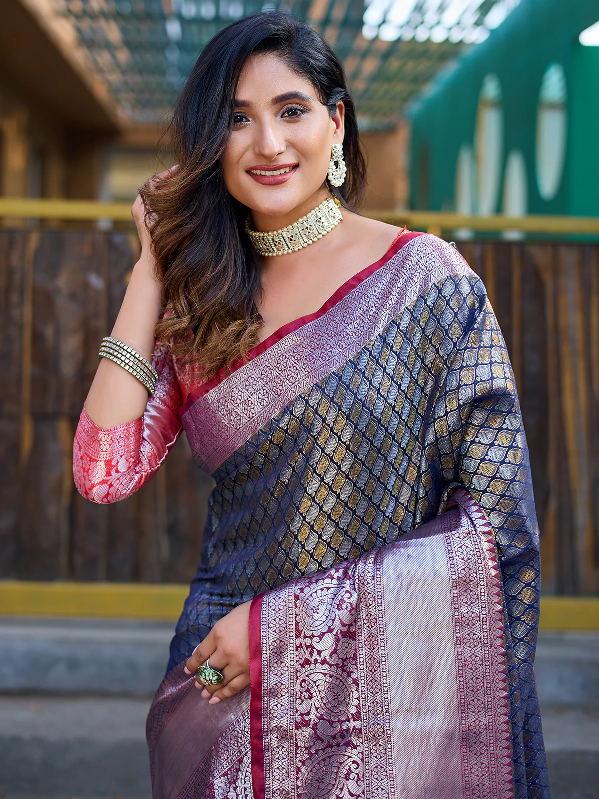 Odette Grey Banarasi Silk  Saree with unstitched Blouse For Women - Image 3