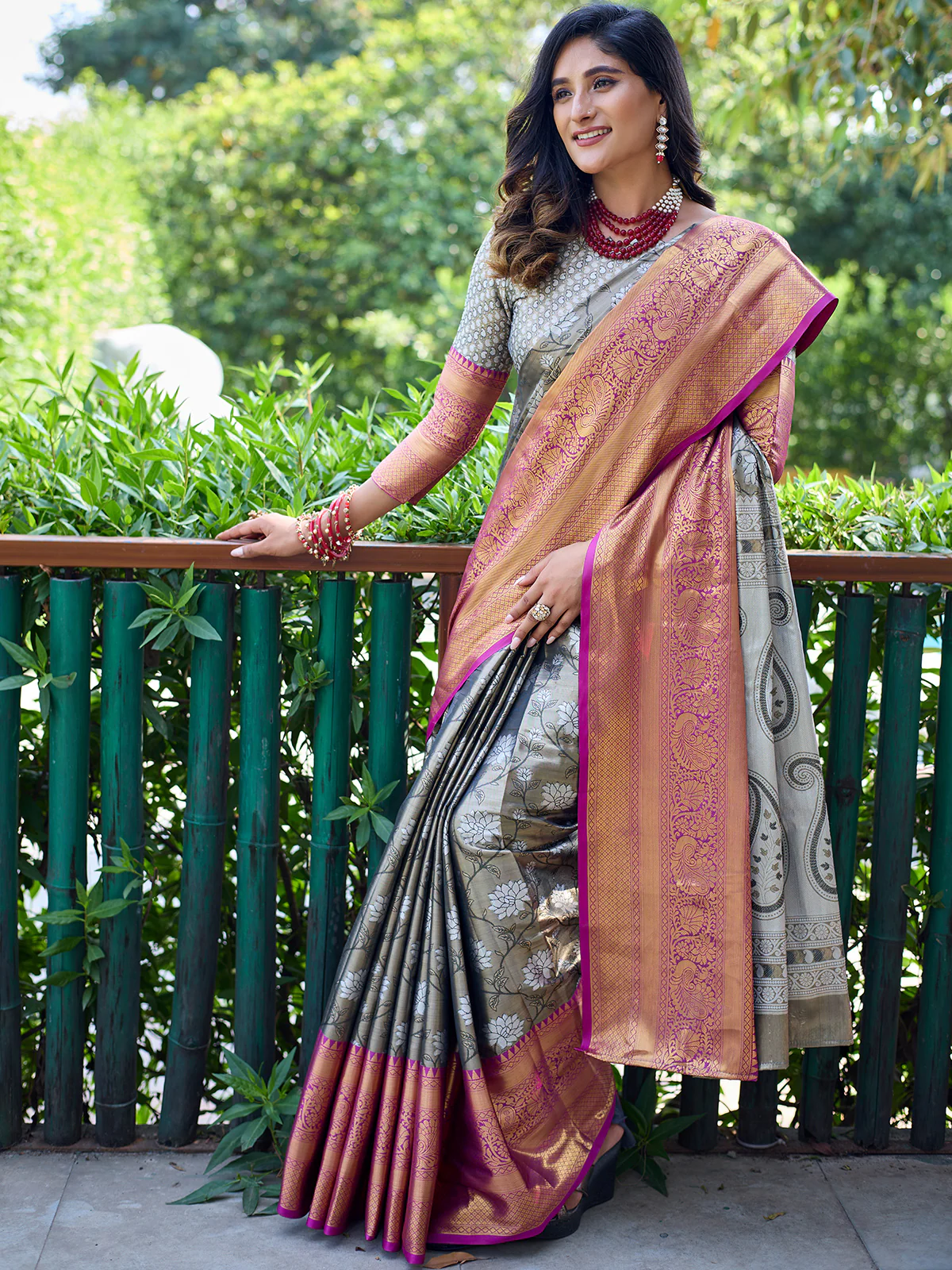 Odette Grey Silk Saree with unstitched Blouse For Women - Image 2