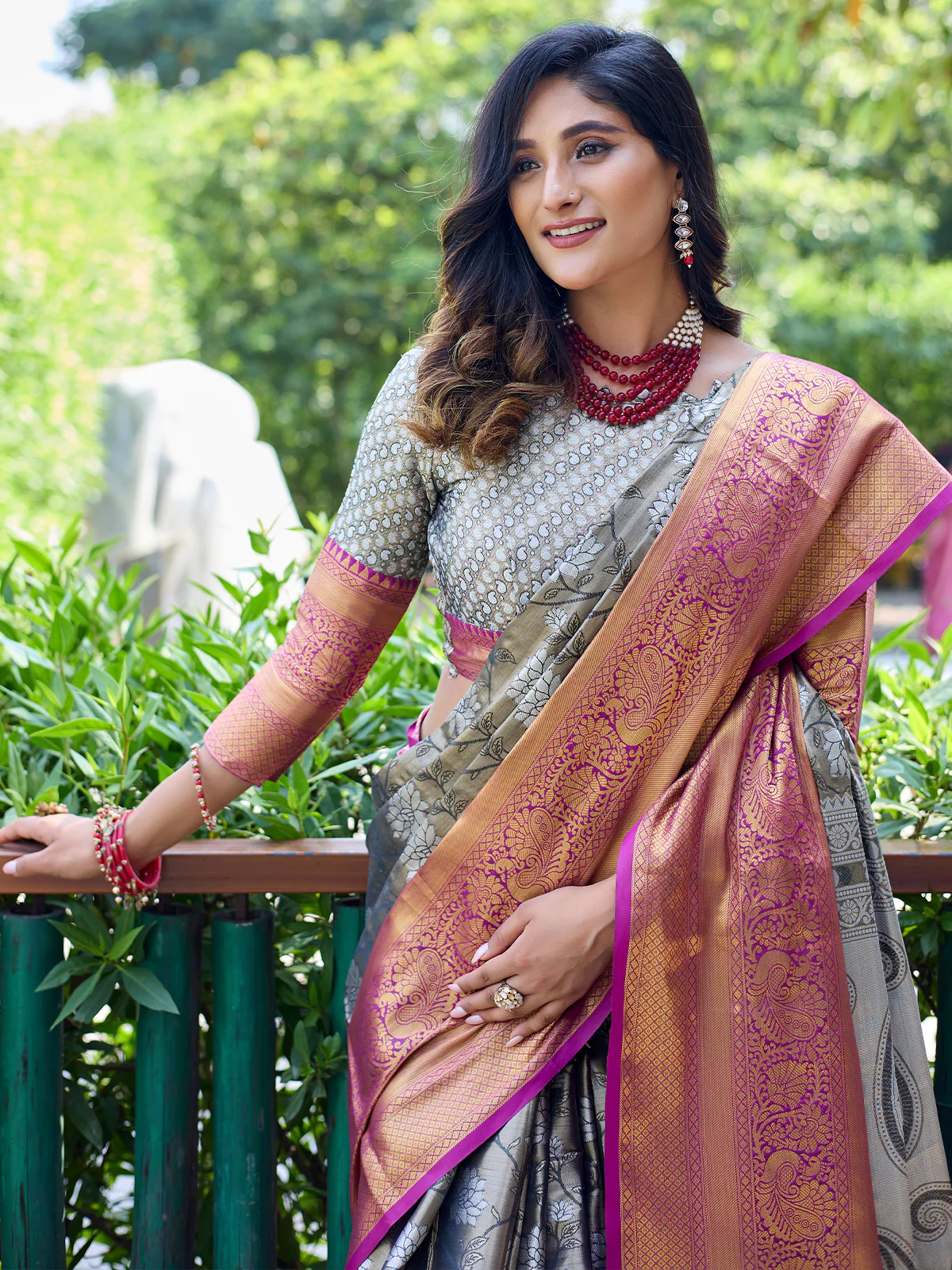 Odette Grey Silk Saree with unstitched Blouse For Women - Image 3