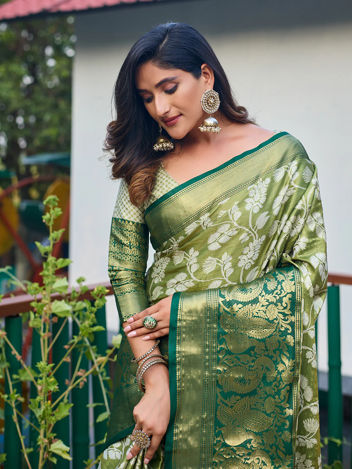 Odette Women's Olive Banarasi Silk Saree with unstitched Blouse - Image 3