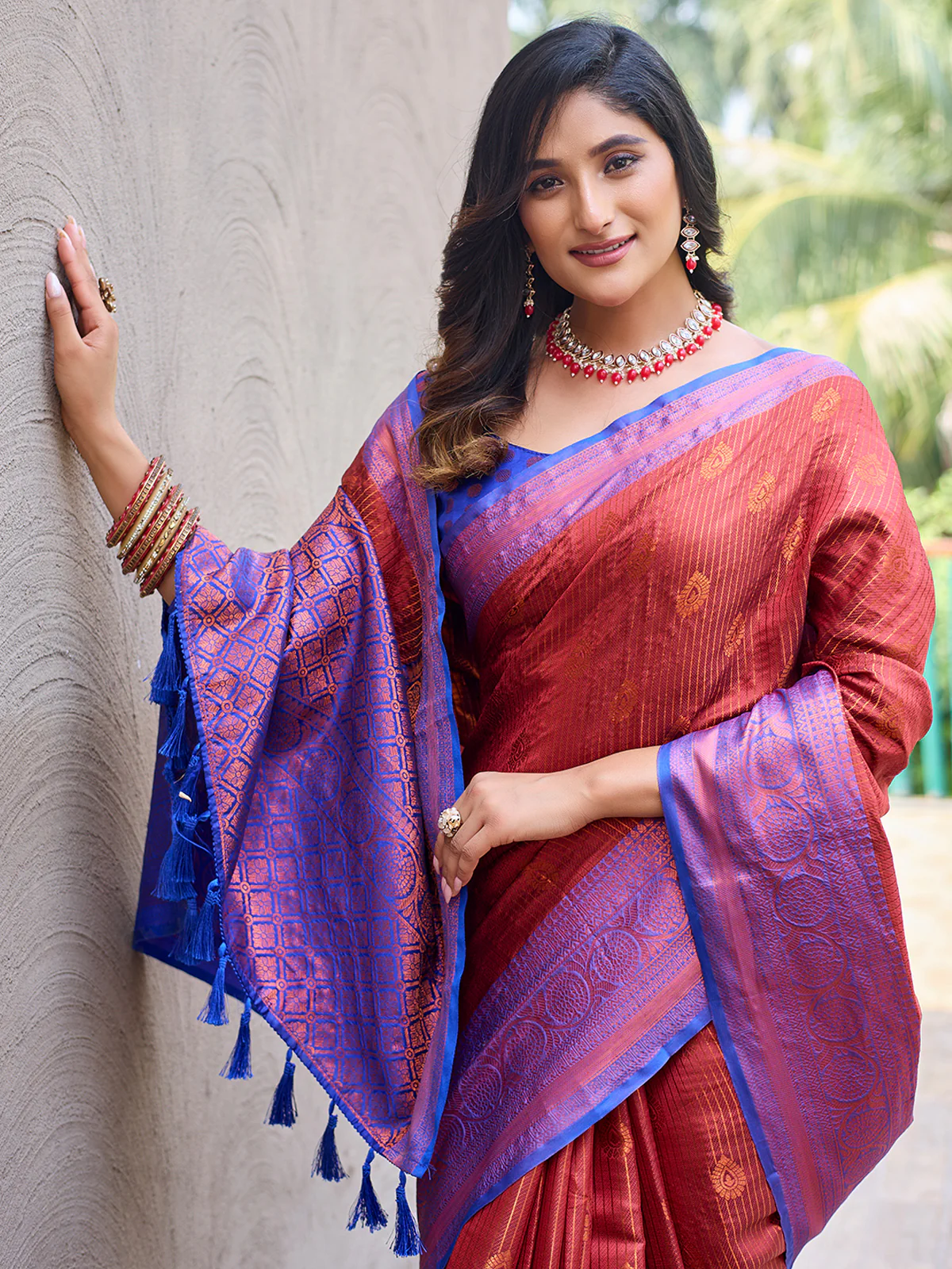 Odette Women's Orange Silk  Saree with unstitched Blouse - Image 3