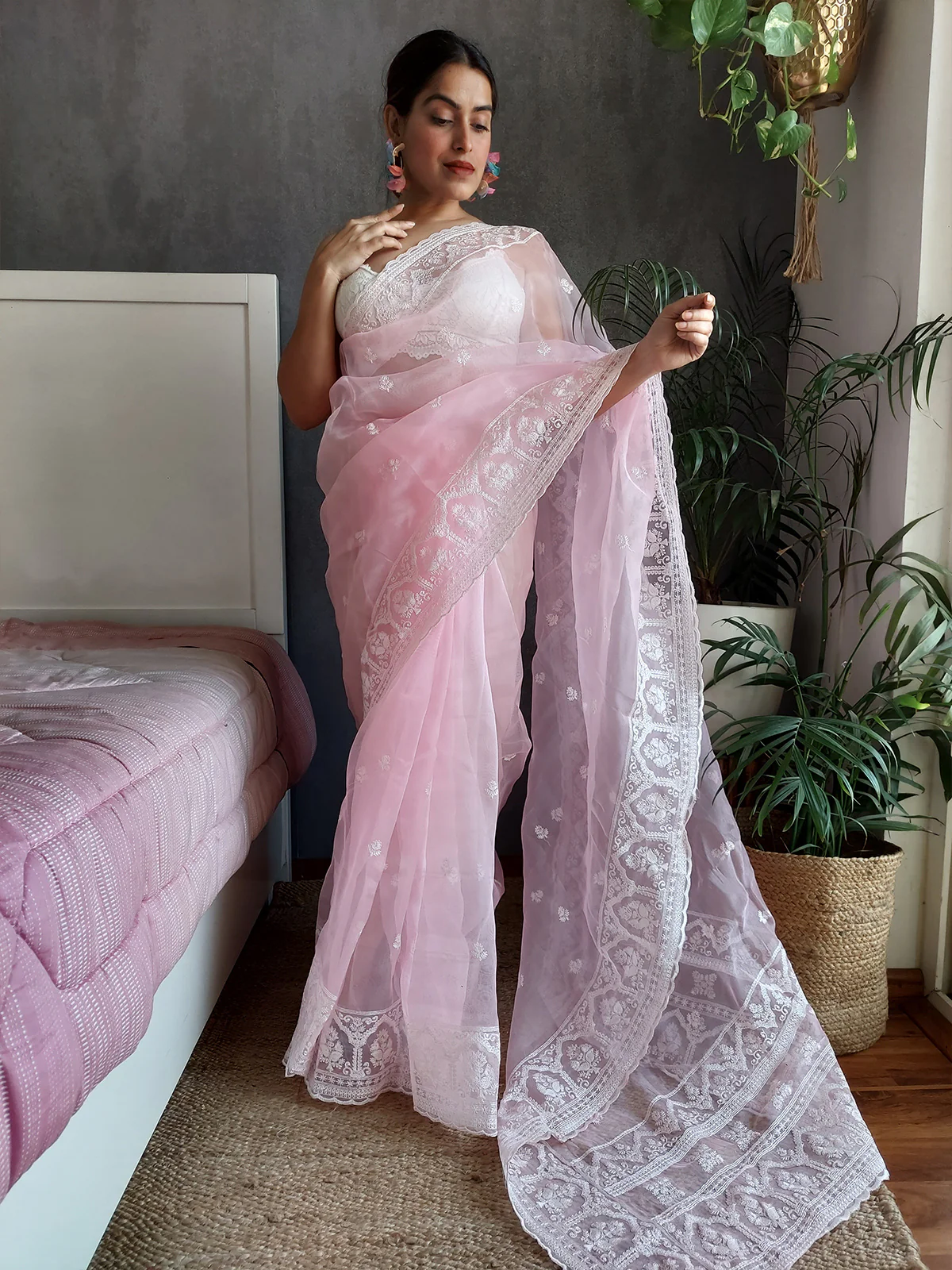 Odette Pink Organza Saree with unstitched Blouse For Women - Image 2