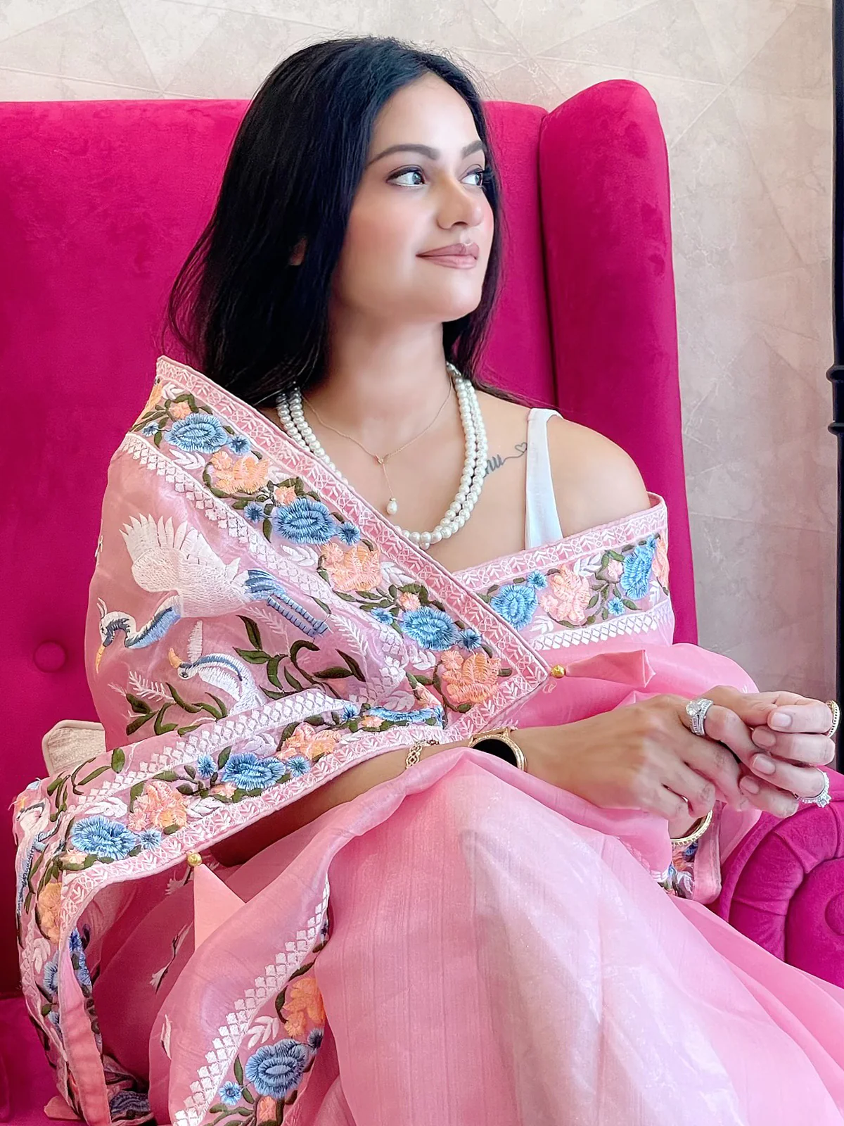 Odette Women's Pink Organza  Saree with unstitched Blouse - Image 4