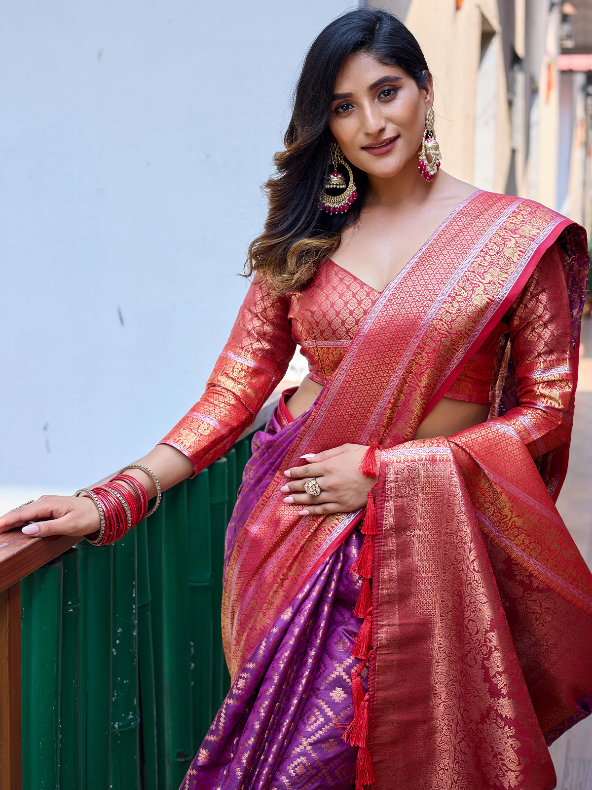 Odette Purple Silk Saree with unstitched Blouse For Women - Image 3
