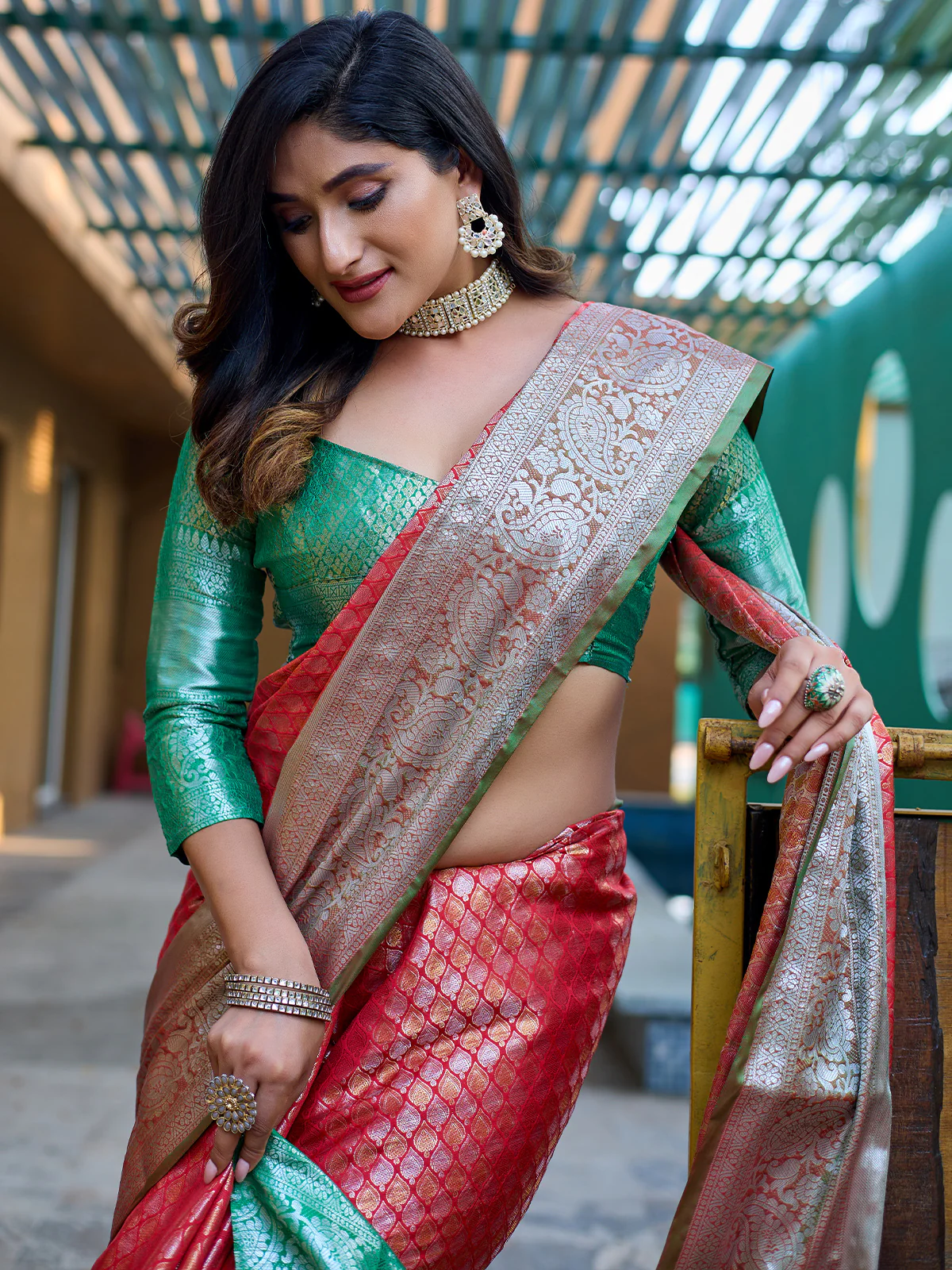 Odette Red Banarasi Silk  Saree with unstitched Blouse For Women - Image 3