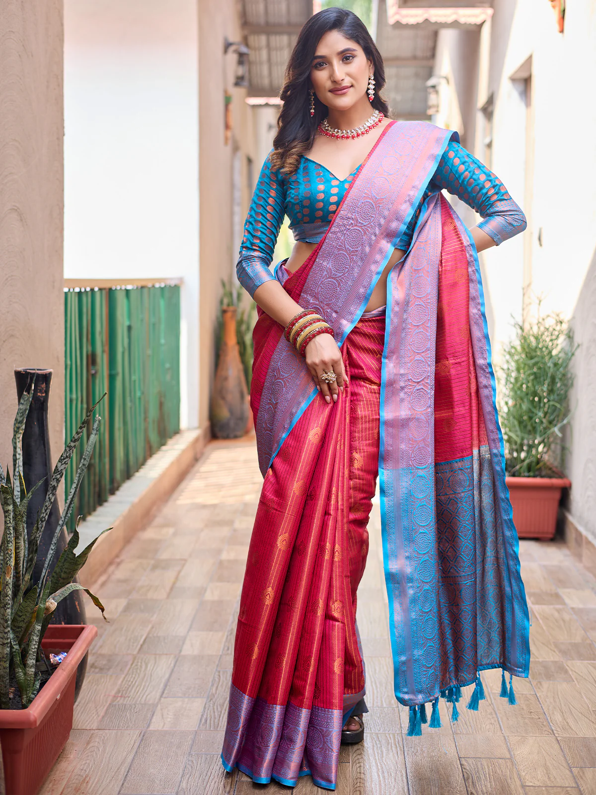 Odette Women's Red Silk  Saree with unstitched Blouse - Image 2