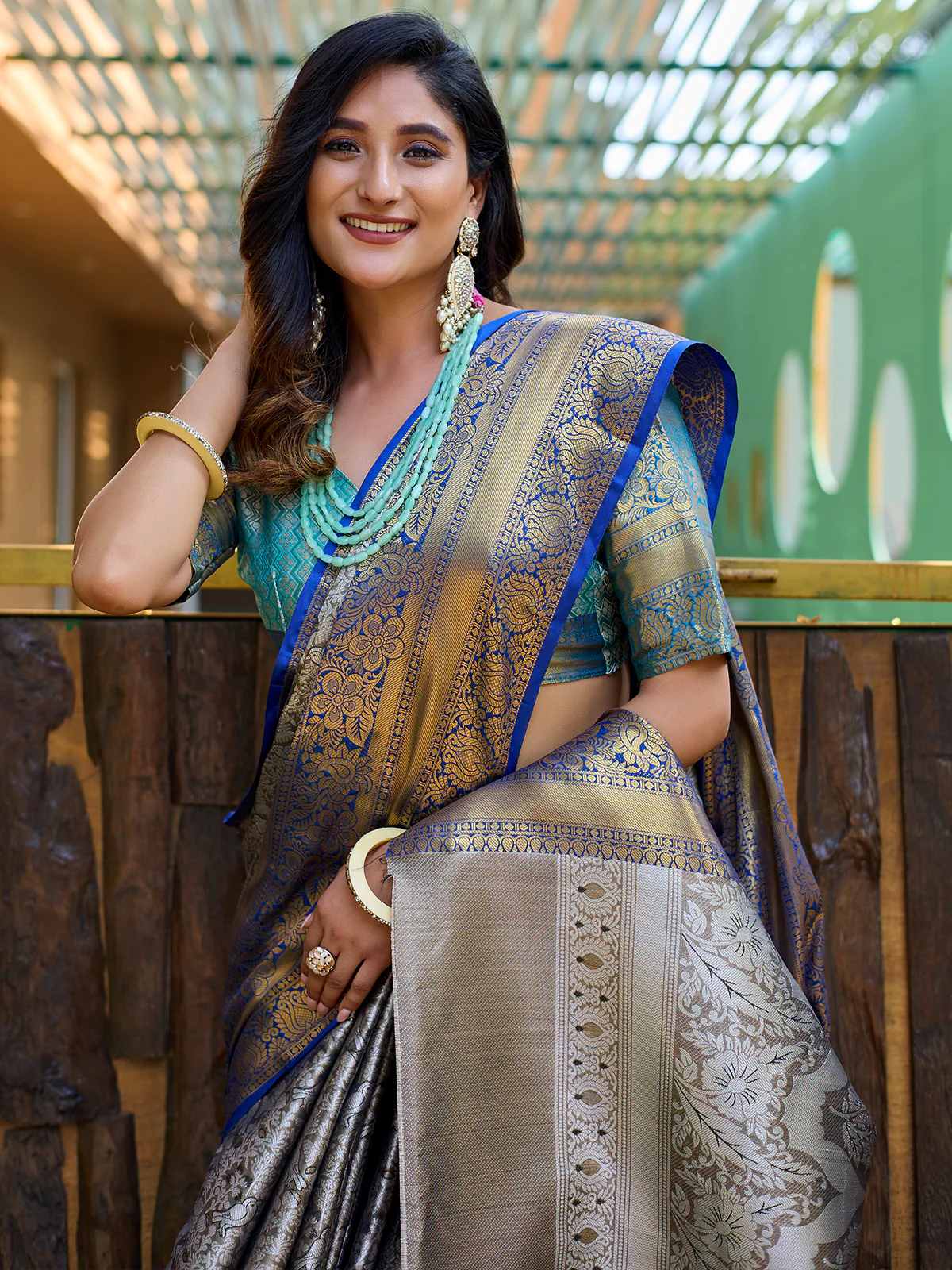 Odette Grey Silk Saree with unstitched Blouse For Women - Image 3