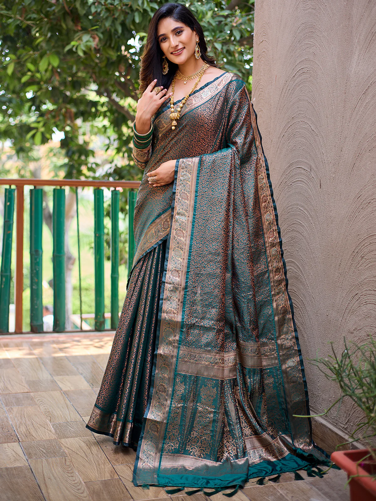 Odette Women's Teal Silk  Saree with unstitched Blouse - Image 2