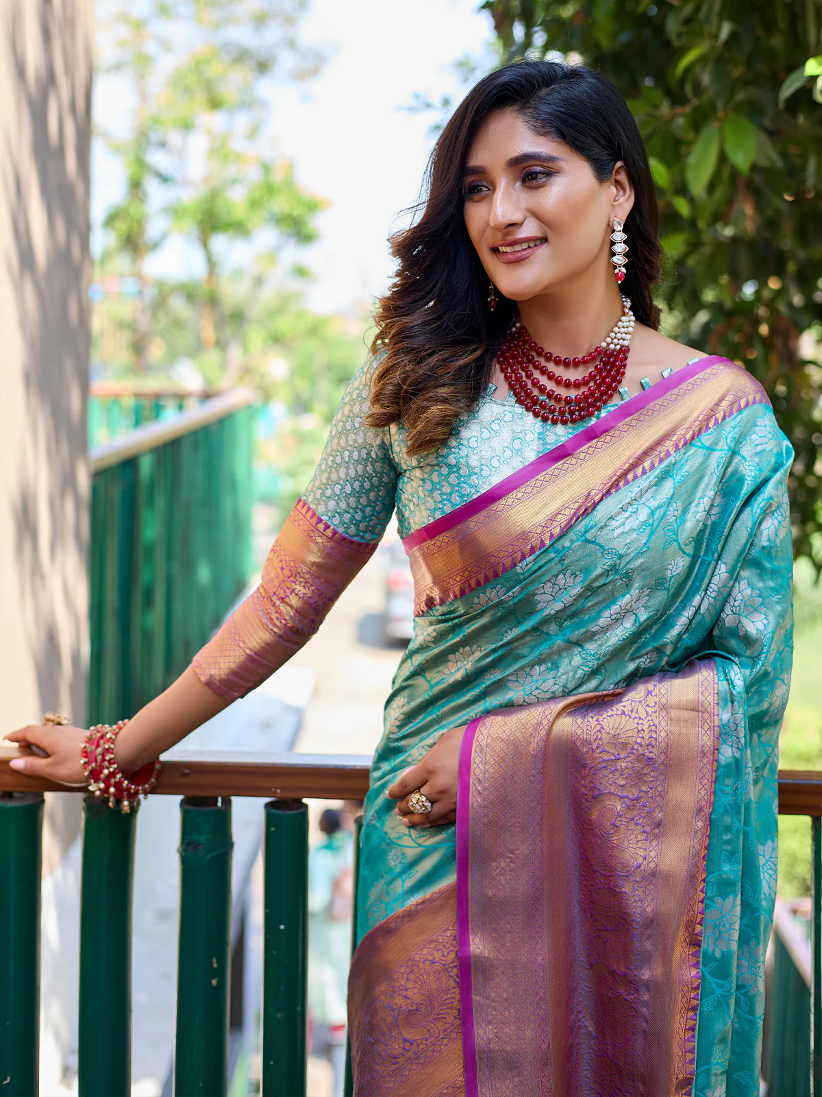 Odette Blue Silk Saree with unstitched Blouse For Women - Image 3