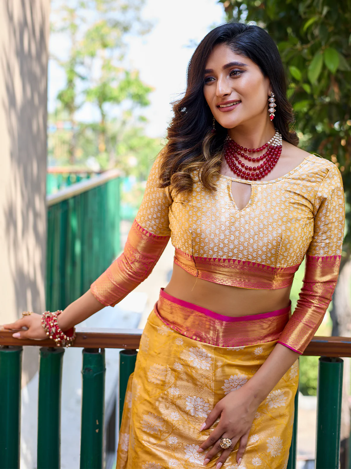 Odette Yellow Silk Saree with unstitched Blouse For Women - Image 4