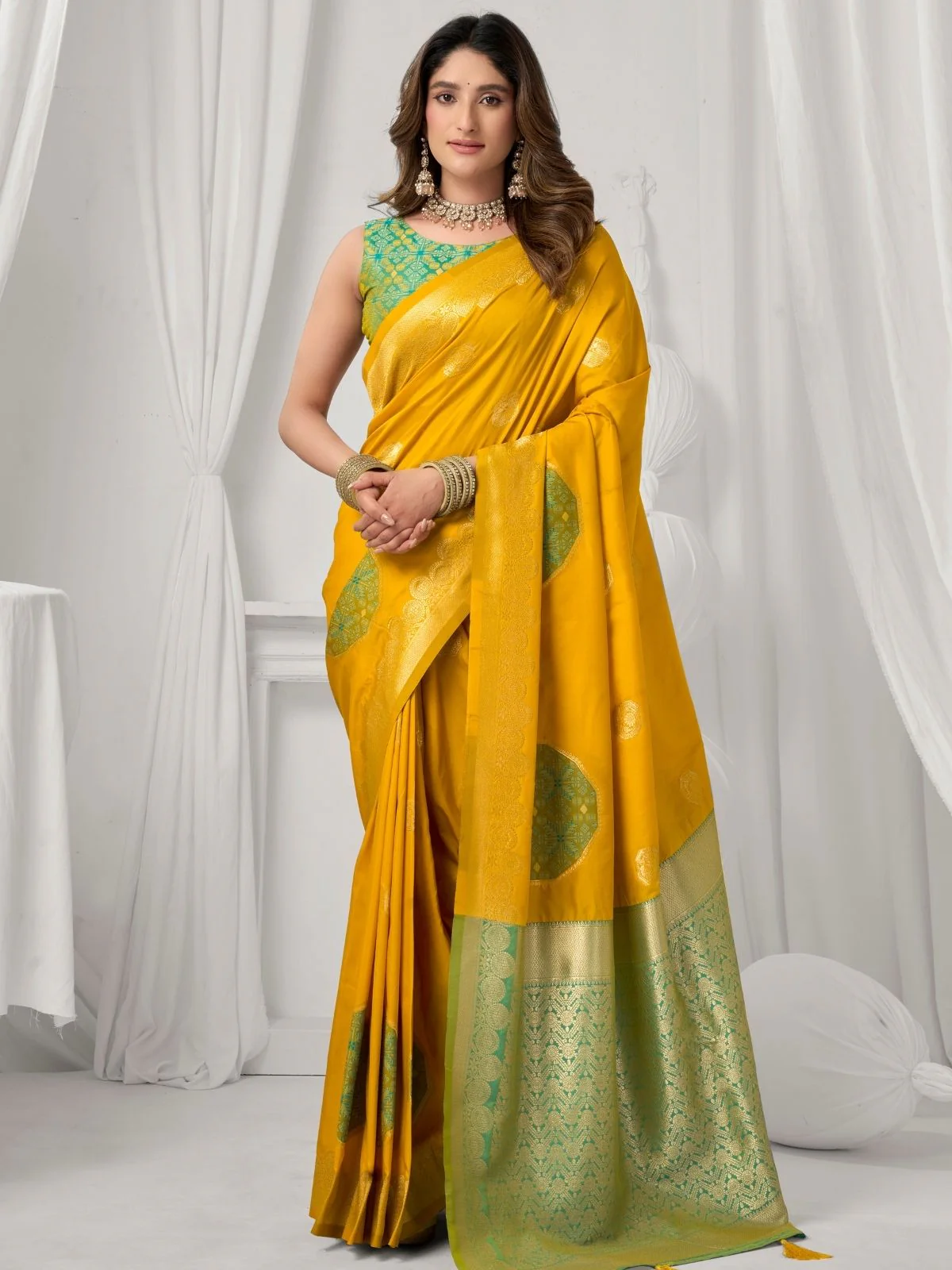 Odette Yellow and Green Silk Blend Woven Saree For Women