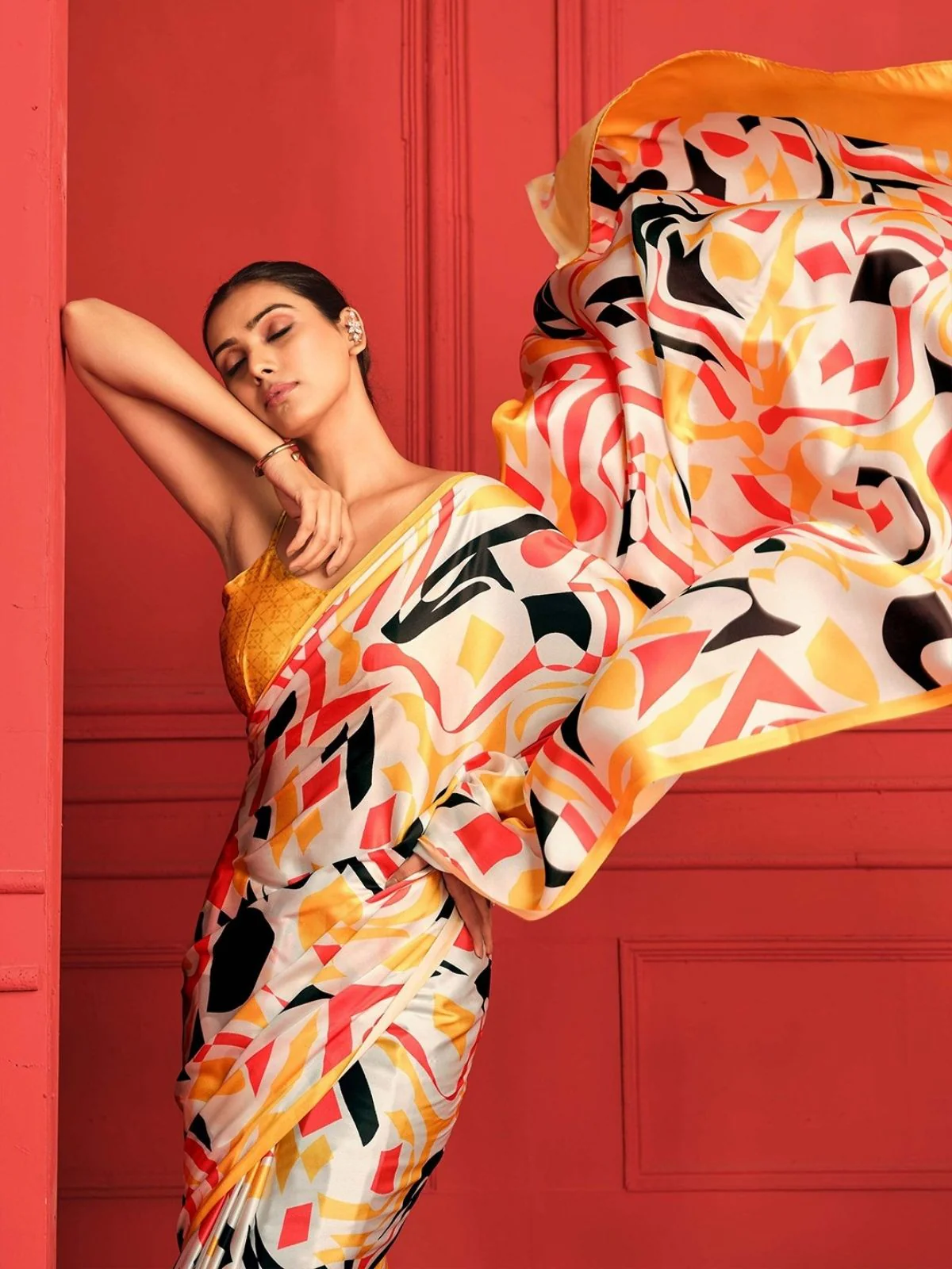 Odette Yellow And Multicolor Satin Printed Saree With Unstitched Blouse For Women - Image 3