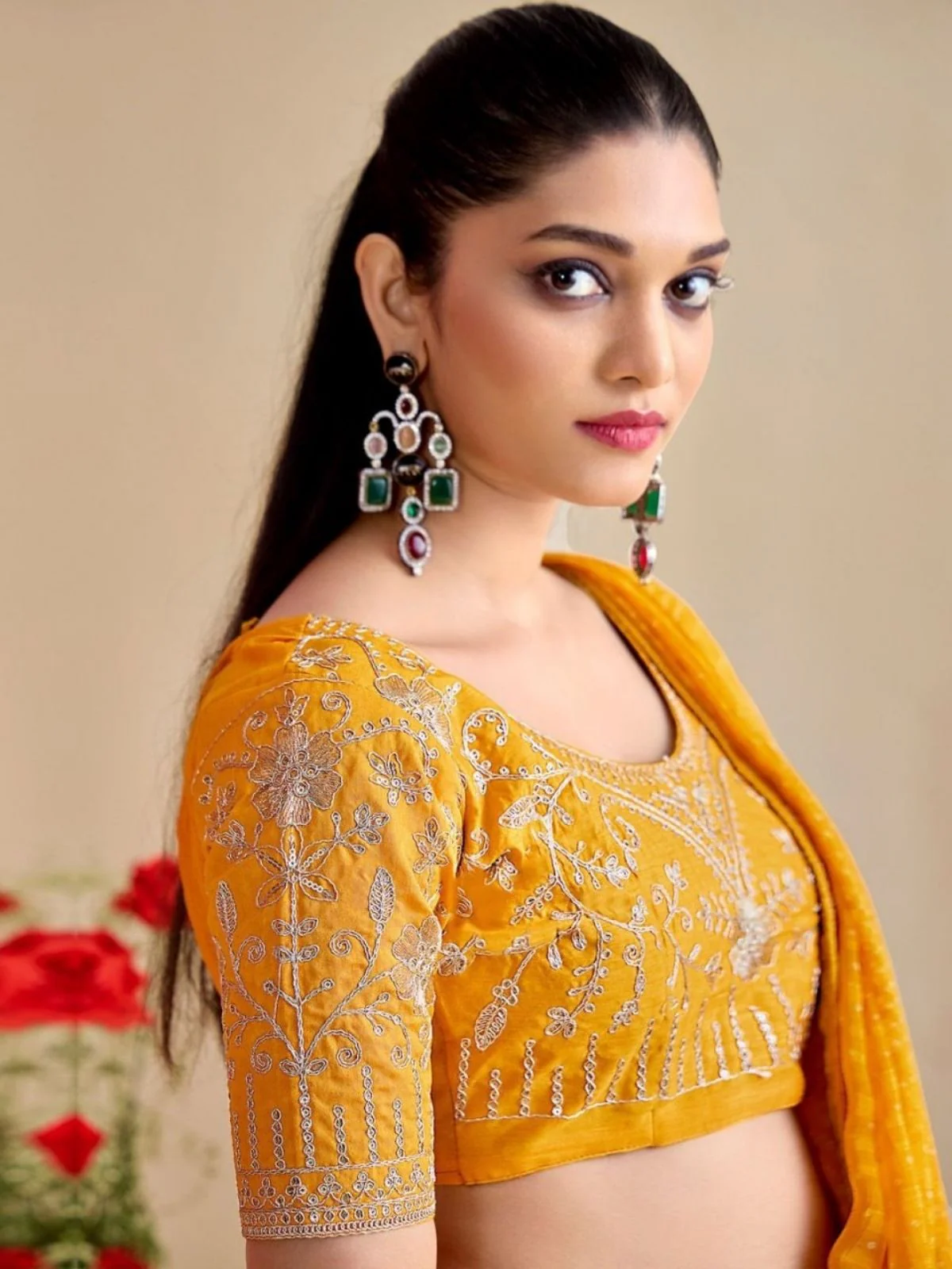 Odette Yellow Chiffon Embellished Saree For Women - Image 3