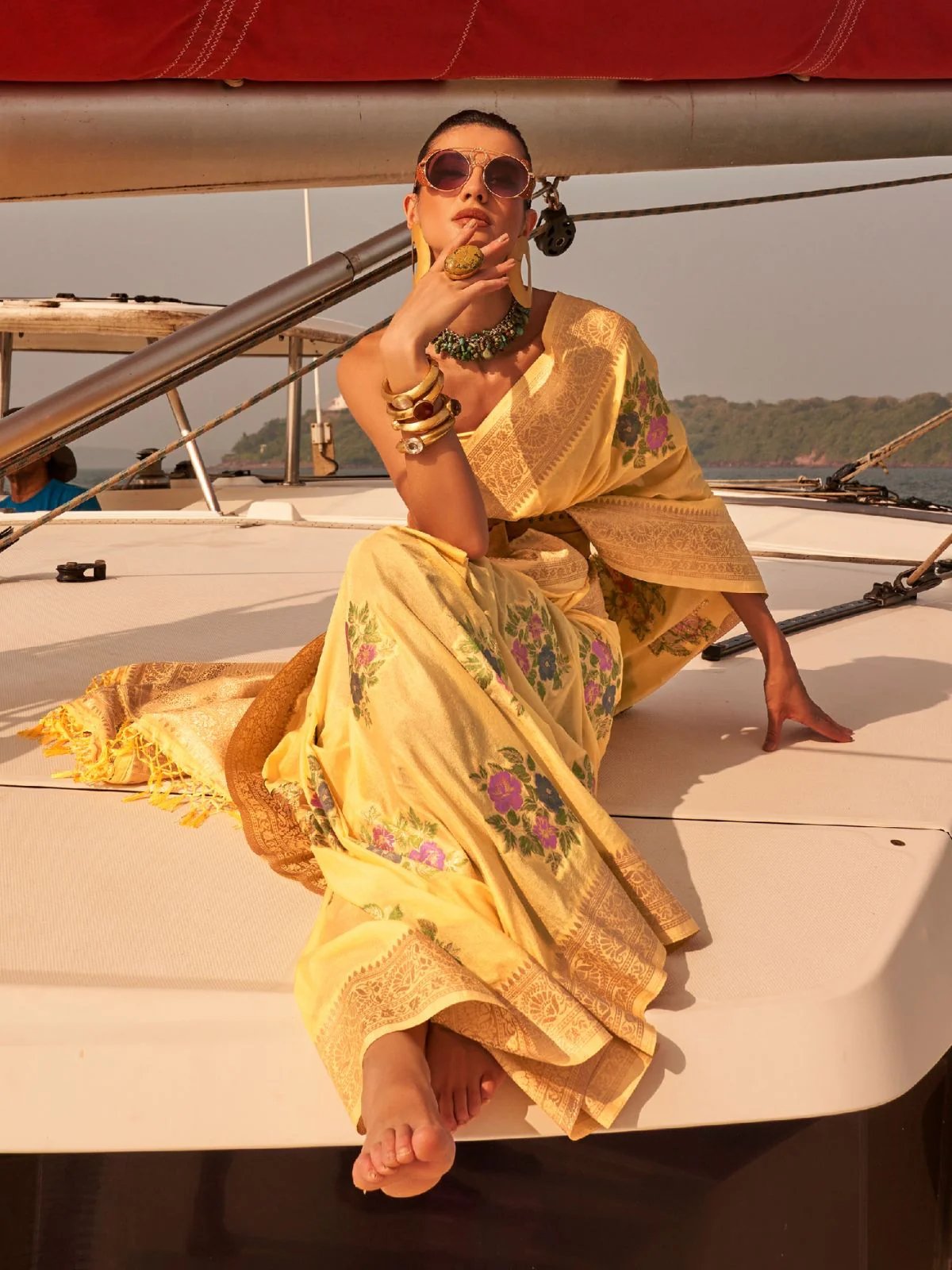 Odette Yellow Chinon Woven Saree With Unstitched Blouse for Women - Image 2