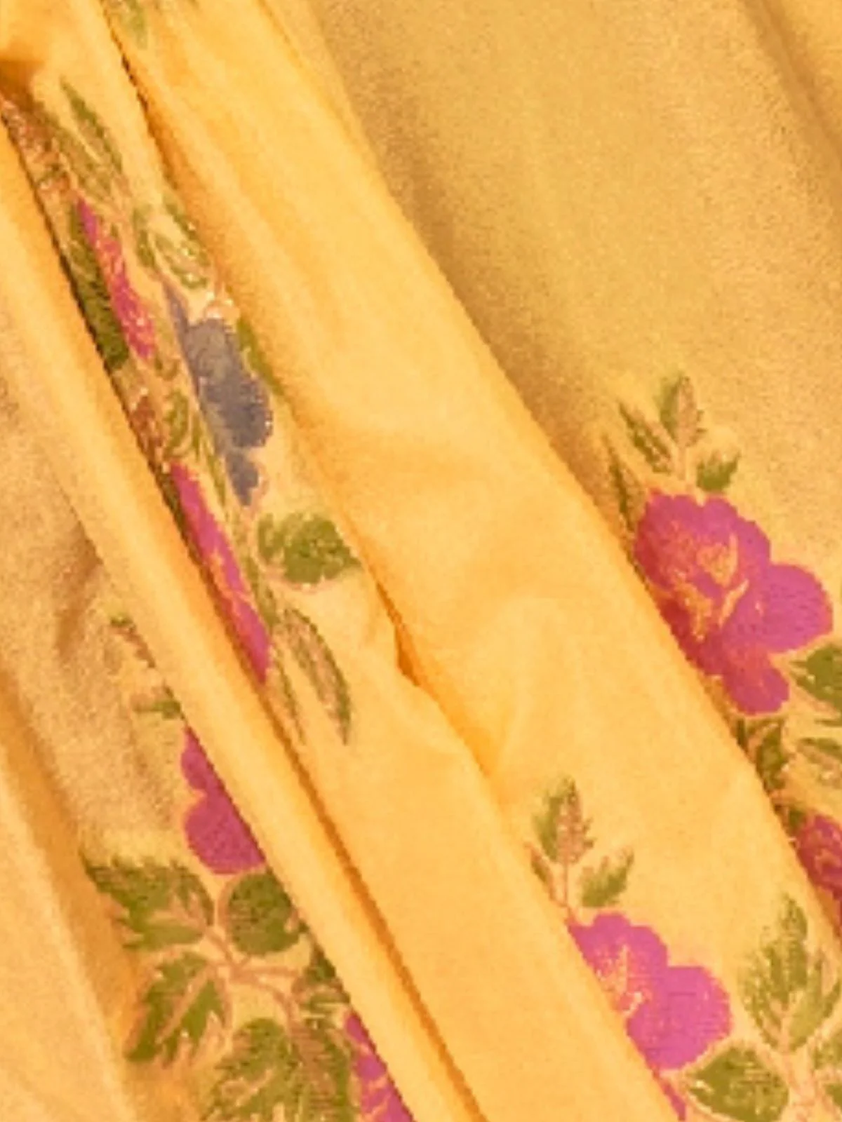 Odette Yellow Chinon Woven Saree With Unstitched Blouse for Women - Image 3
