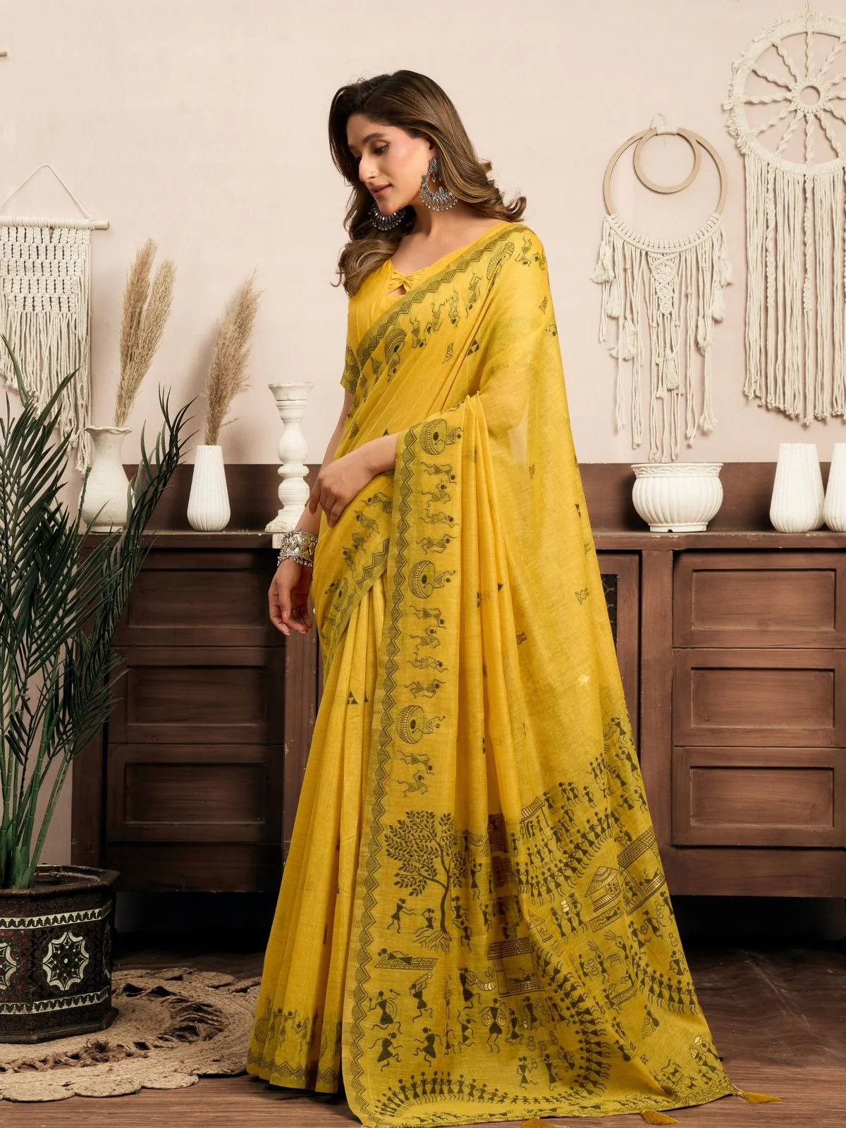 Odette Yellow Cotton Blend Printed Saree For Women - Image 2