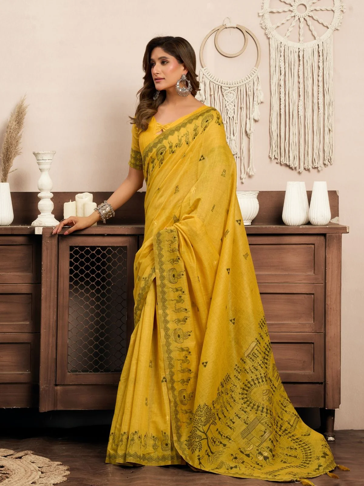Odette Yellow Cotton Blend Printed Saree For Women - Image 3