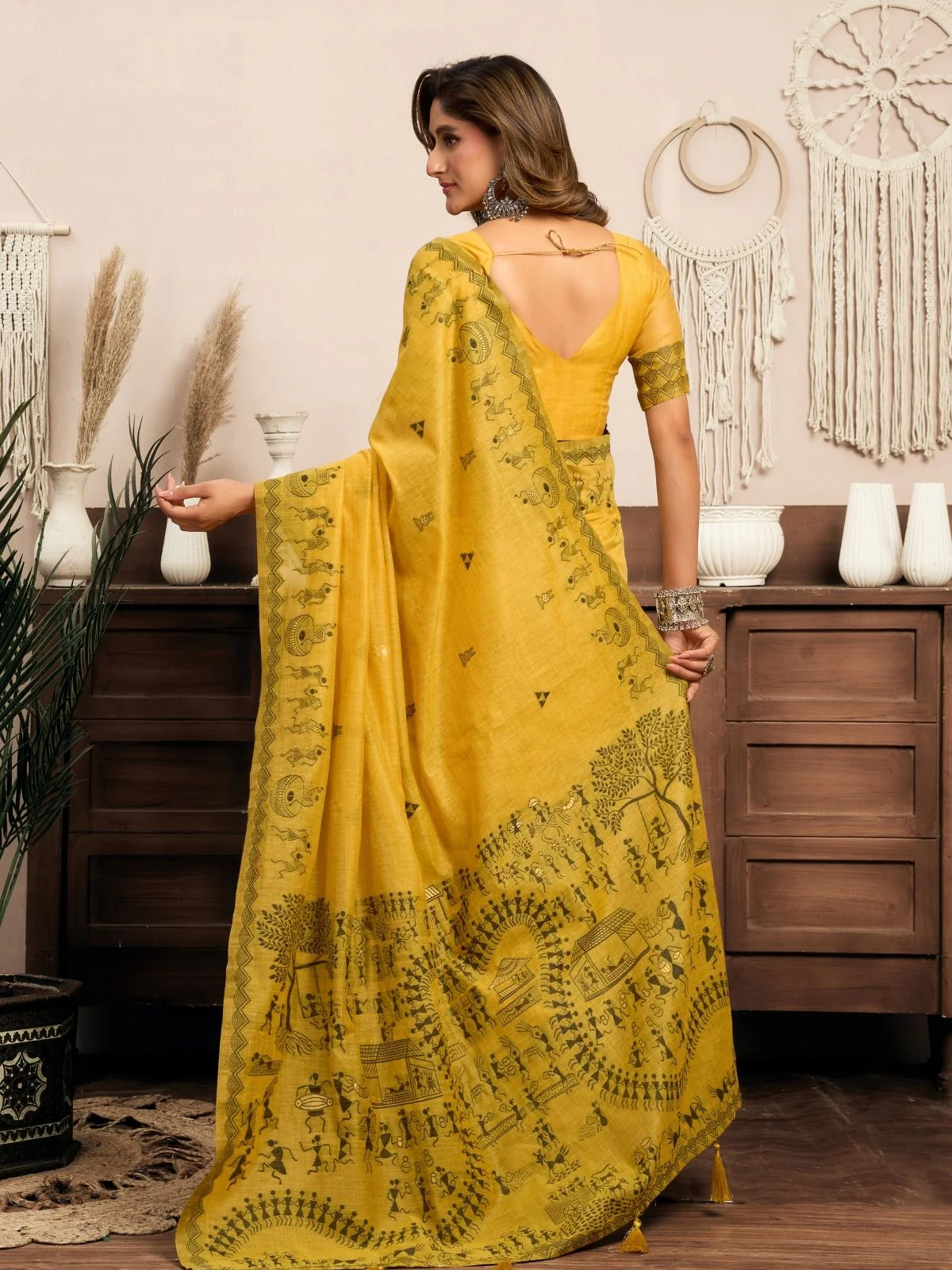 Odette Yellow Cotton Blend Printed Saree For Women - Image 4