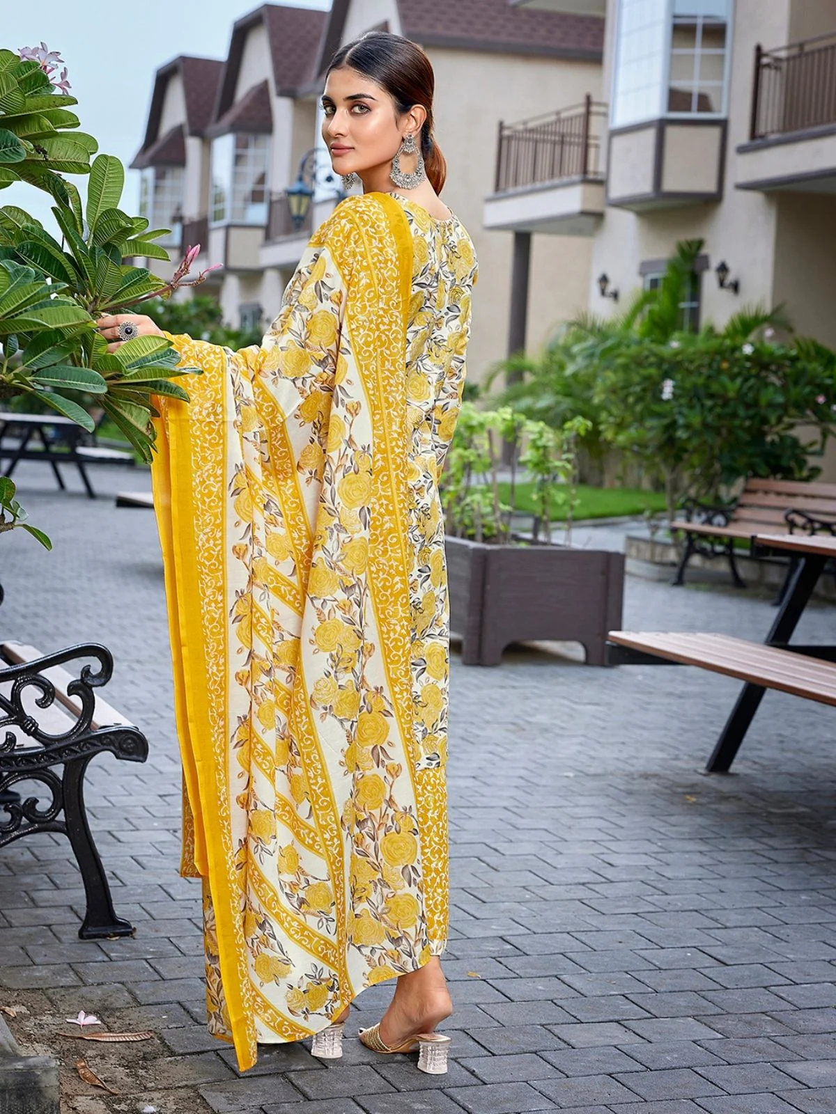 Odette Yellow Cotton Blend Printed Stiched Kurta Set For Women - Image 3