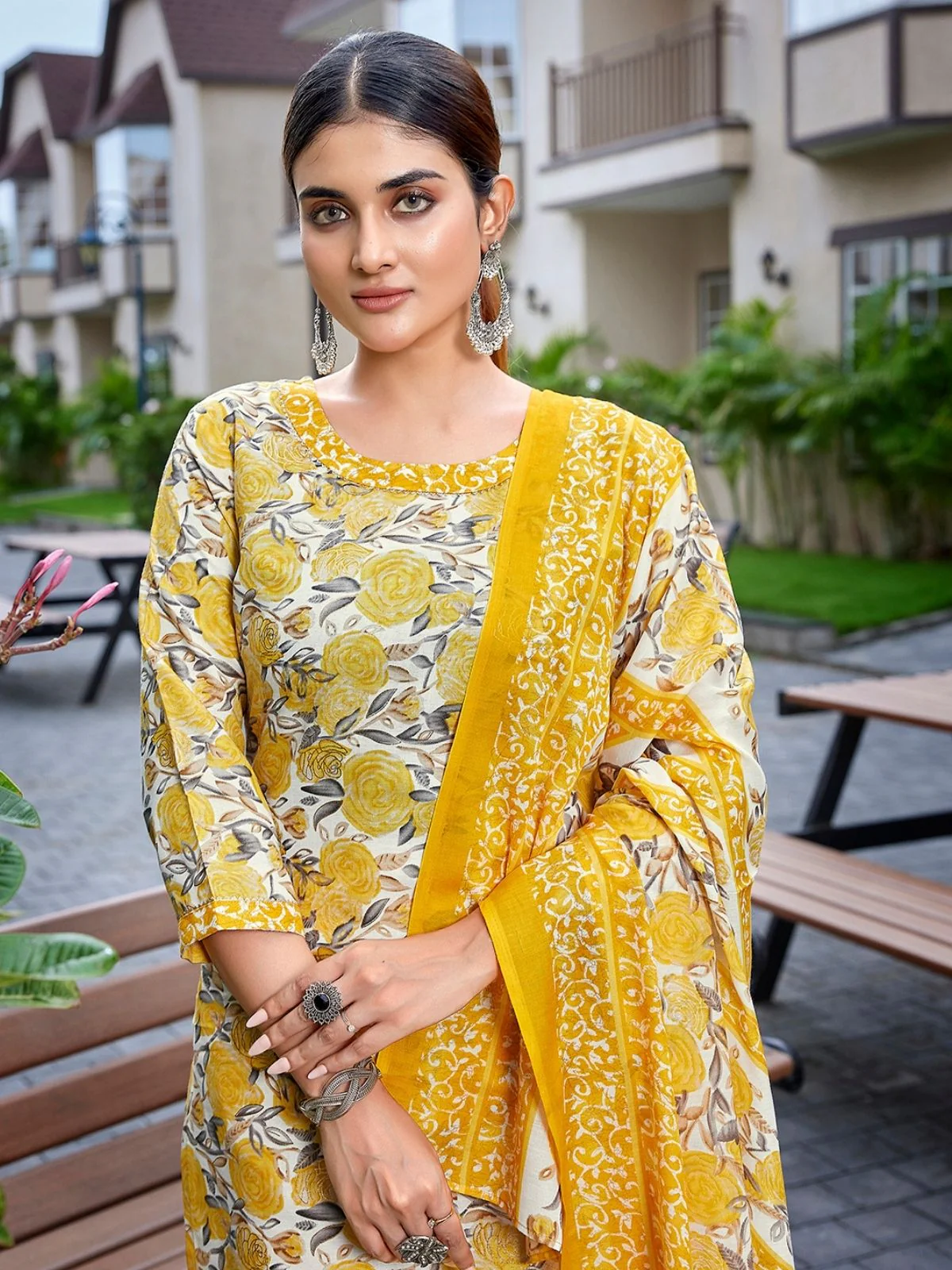 Odette Yellow Cotton Blend Printed Stiched Kurta Set For Women - Image 4
