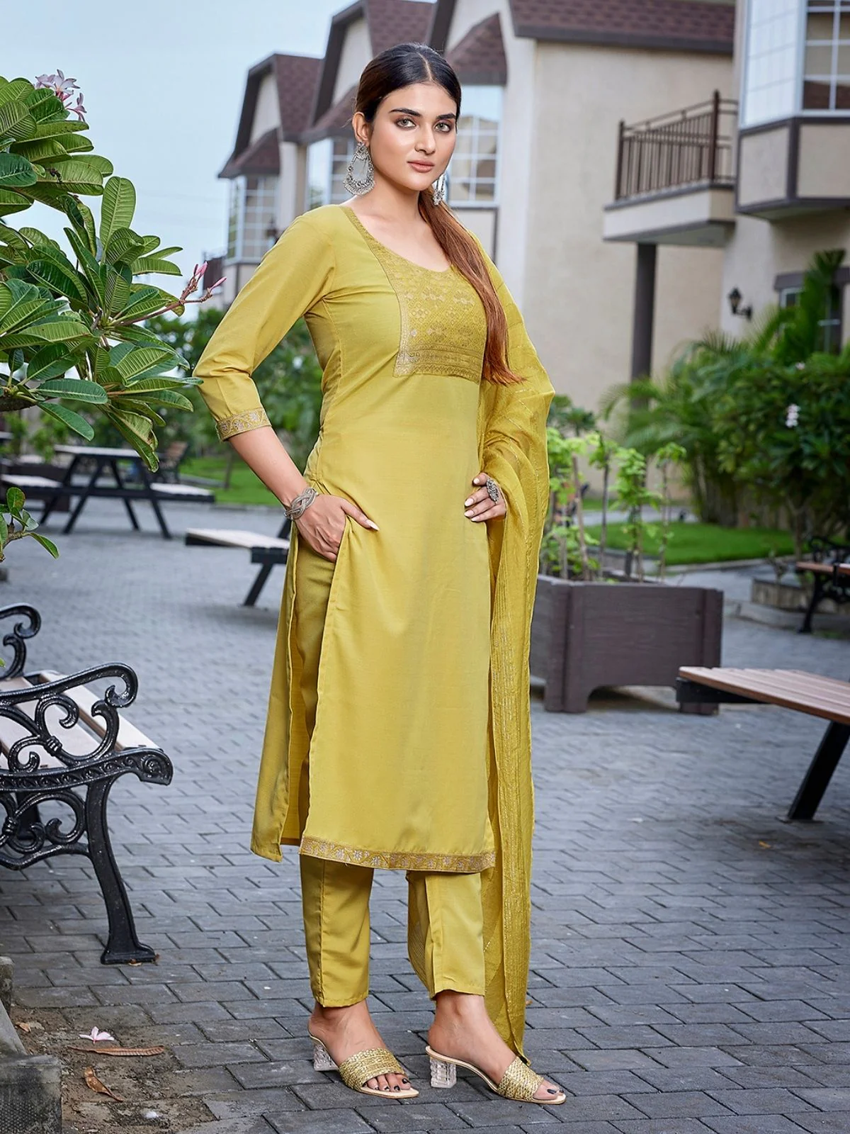 Odette Yellow Cotton Blend Solid Stiched Kurta Set For Women - Image 2
