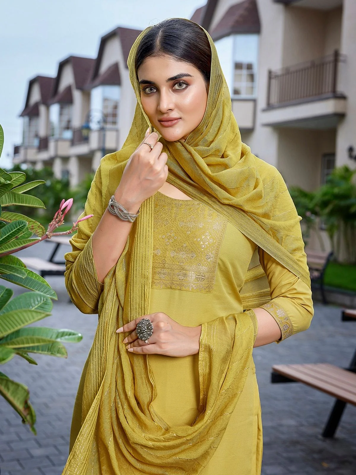 Odette Yellow Cotton Blend Solid Stiched Kurta Set For Women - Image 4