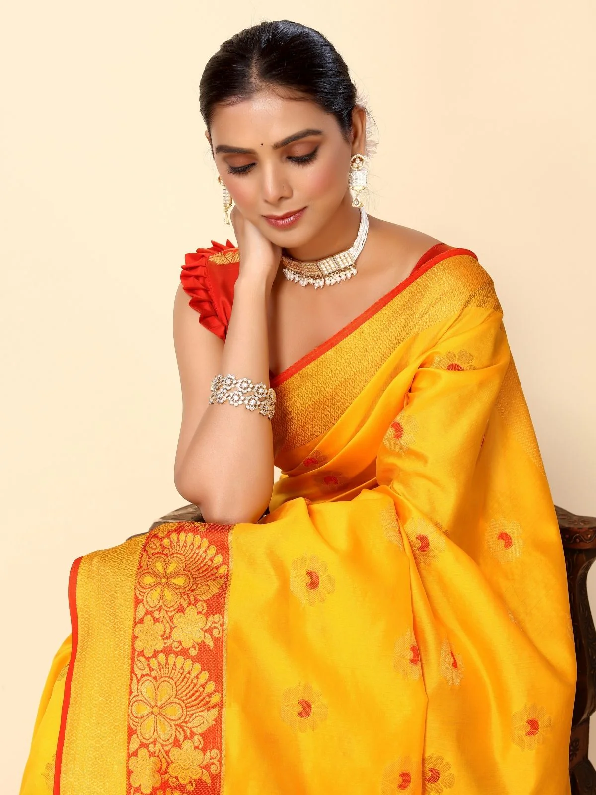 Odette Yellow Cotton Blend Woven Design Saree With Unstitched Blouse For Women - Image 5