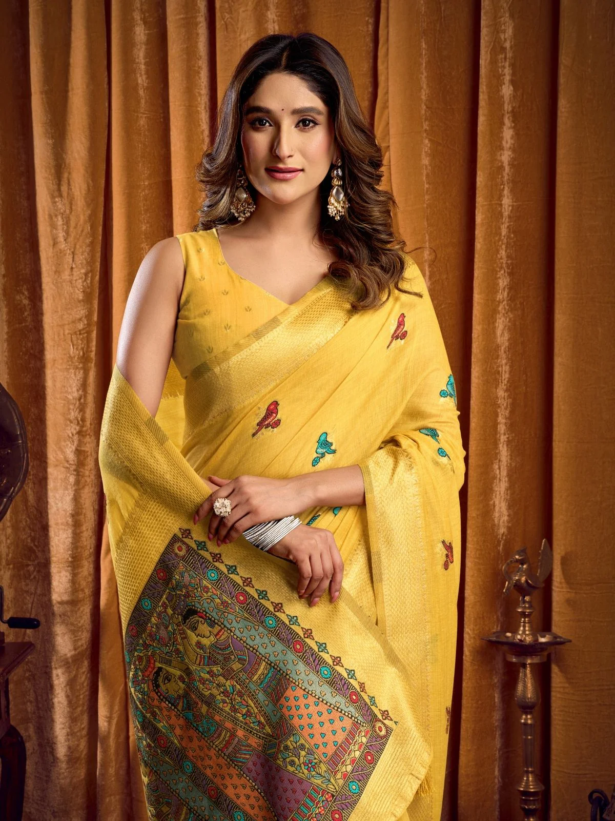 Odette Yellow Cotton Blend Woven Saree For Women - Image 5