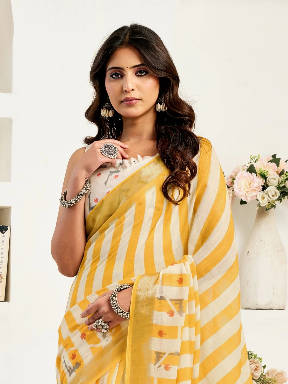 Odette Yellow Cotton Linen Zari Work Saree For Women - Image 5