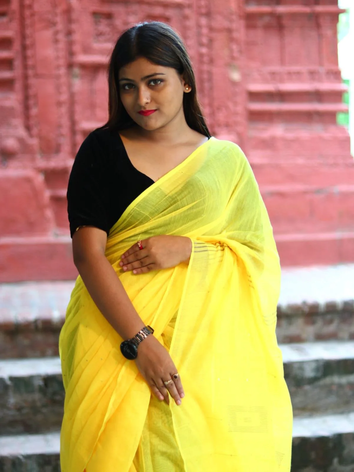 Odette Yellow Cotton  Saree  With Unstitched Blouse for Women - Image 2