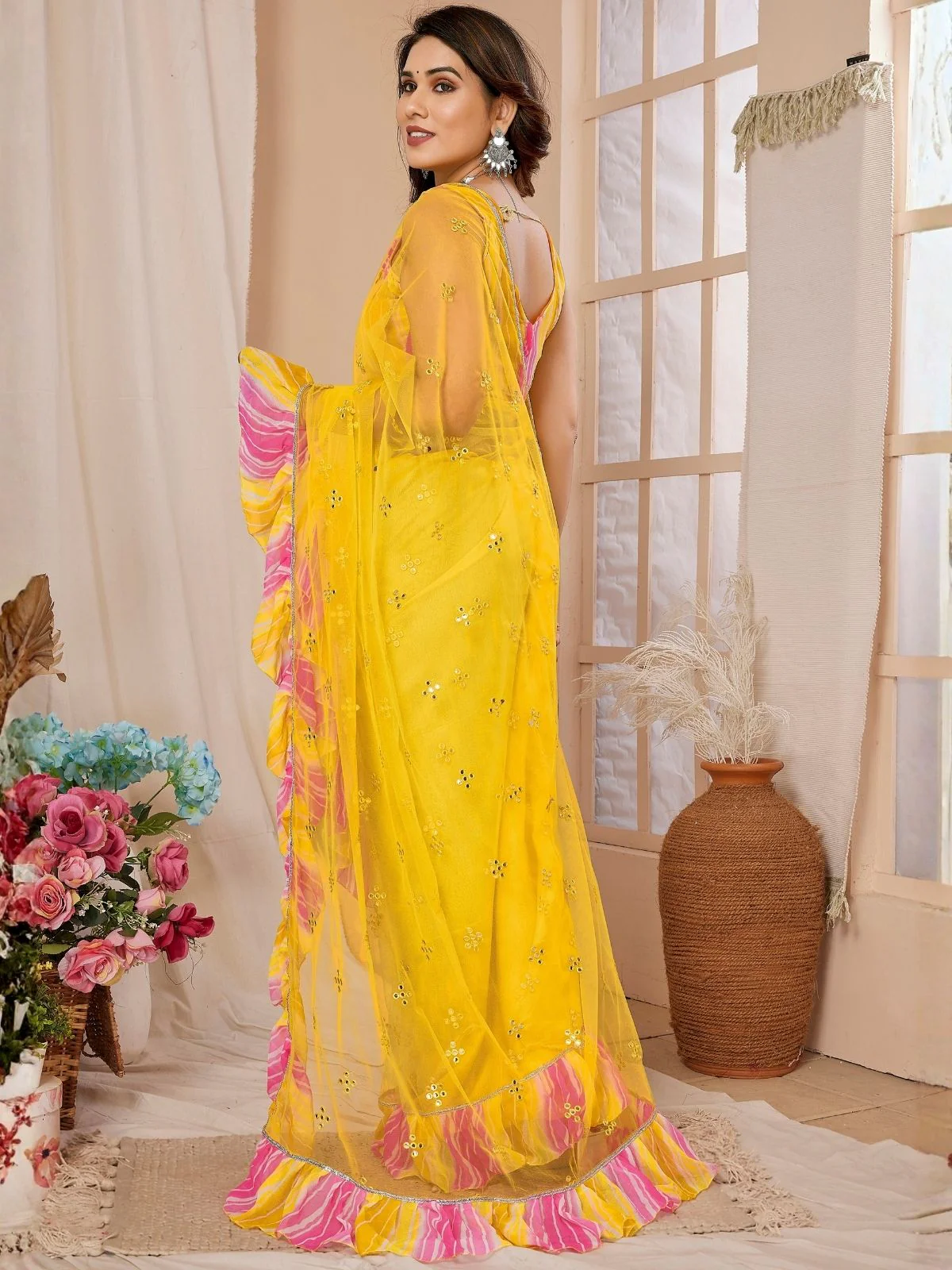 Odette Yellow Georgette Plain Saree For Women - Image 3