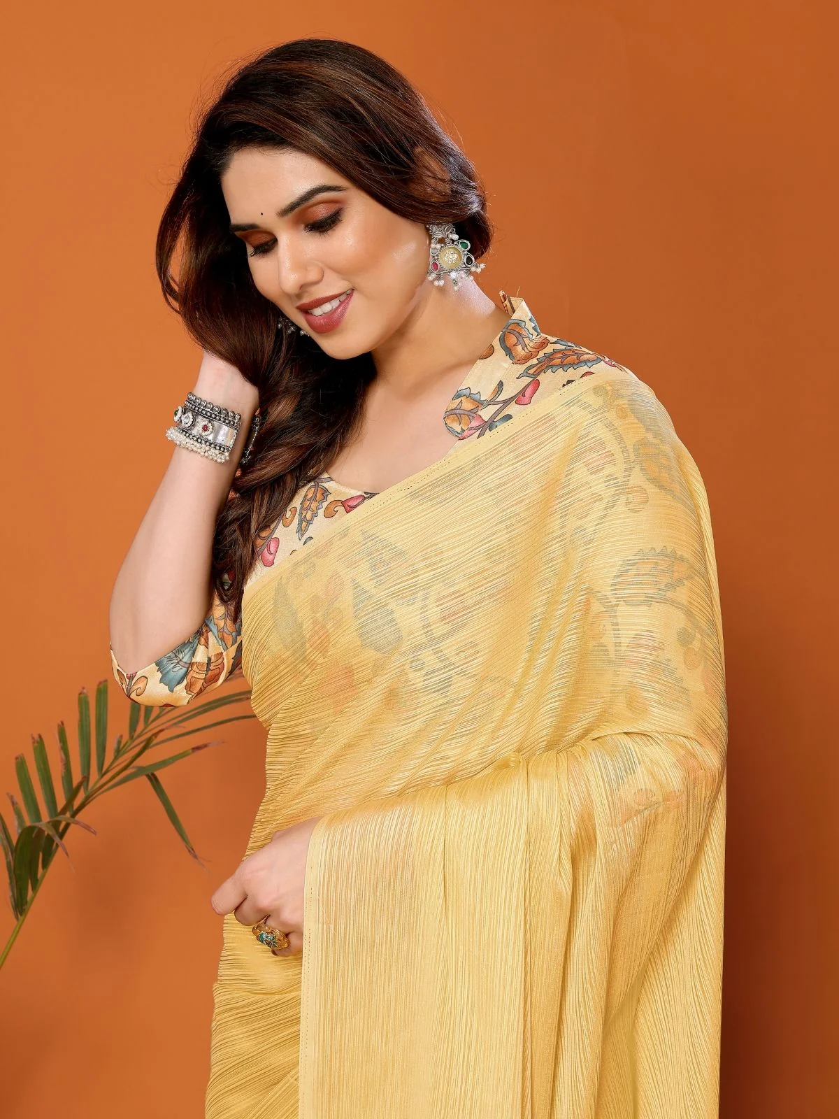 Odette Yellow Georgette Solid Saree For Women - Image 4