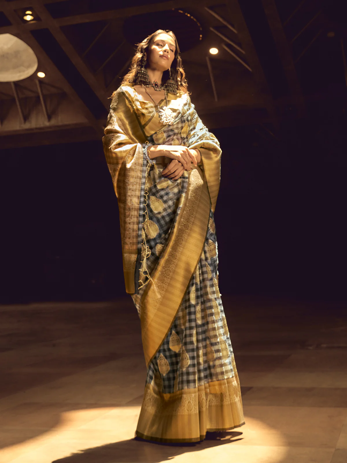 Odette Yellow Handloom Woven Silk Blend Saree For Women - Image 2