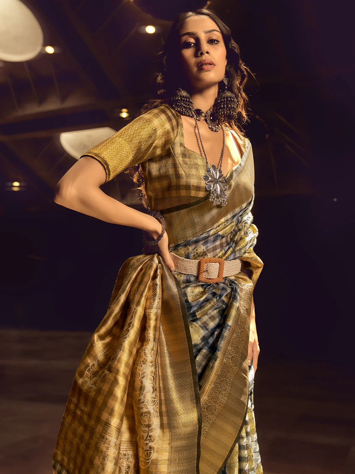 Odette Yellow Handloom Woven Silk Blend Saree For Women - Image 4