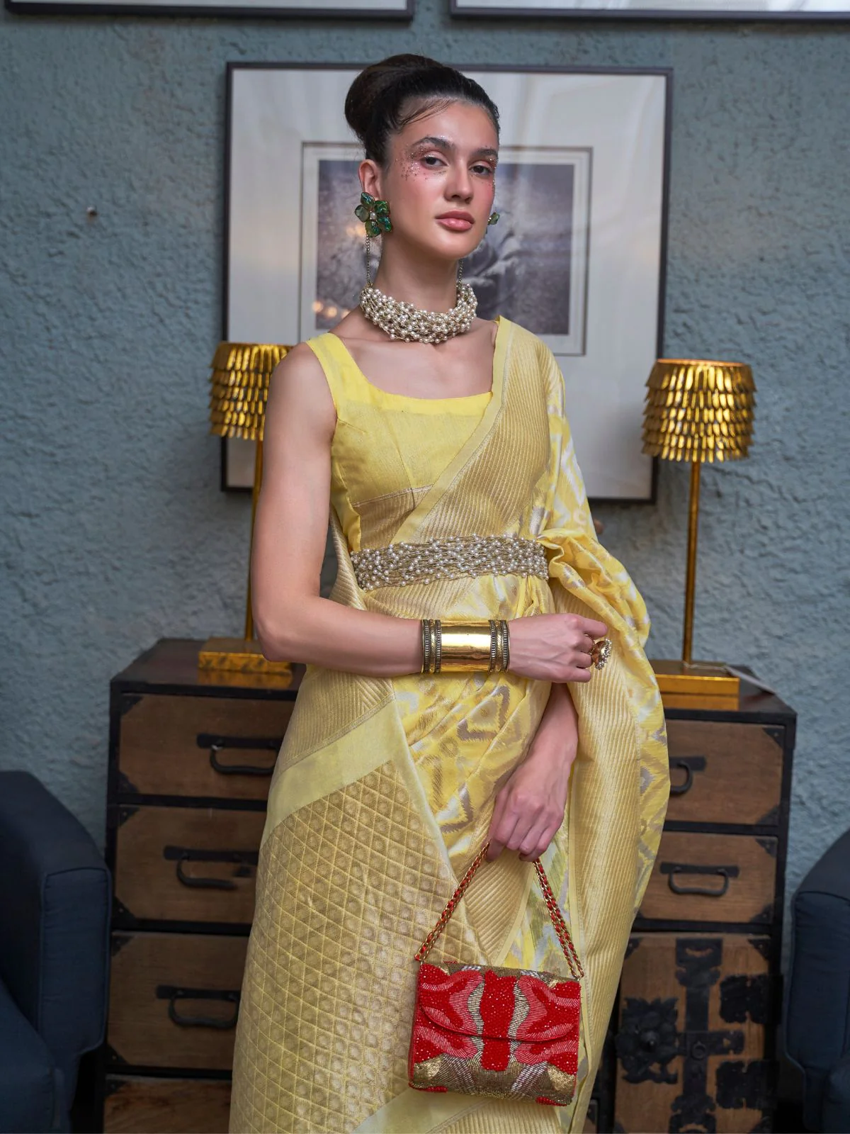 Odette Yellow Linen Woven Saree With Unstitched Blouse for Women - Image 2