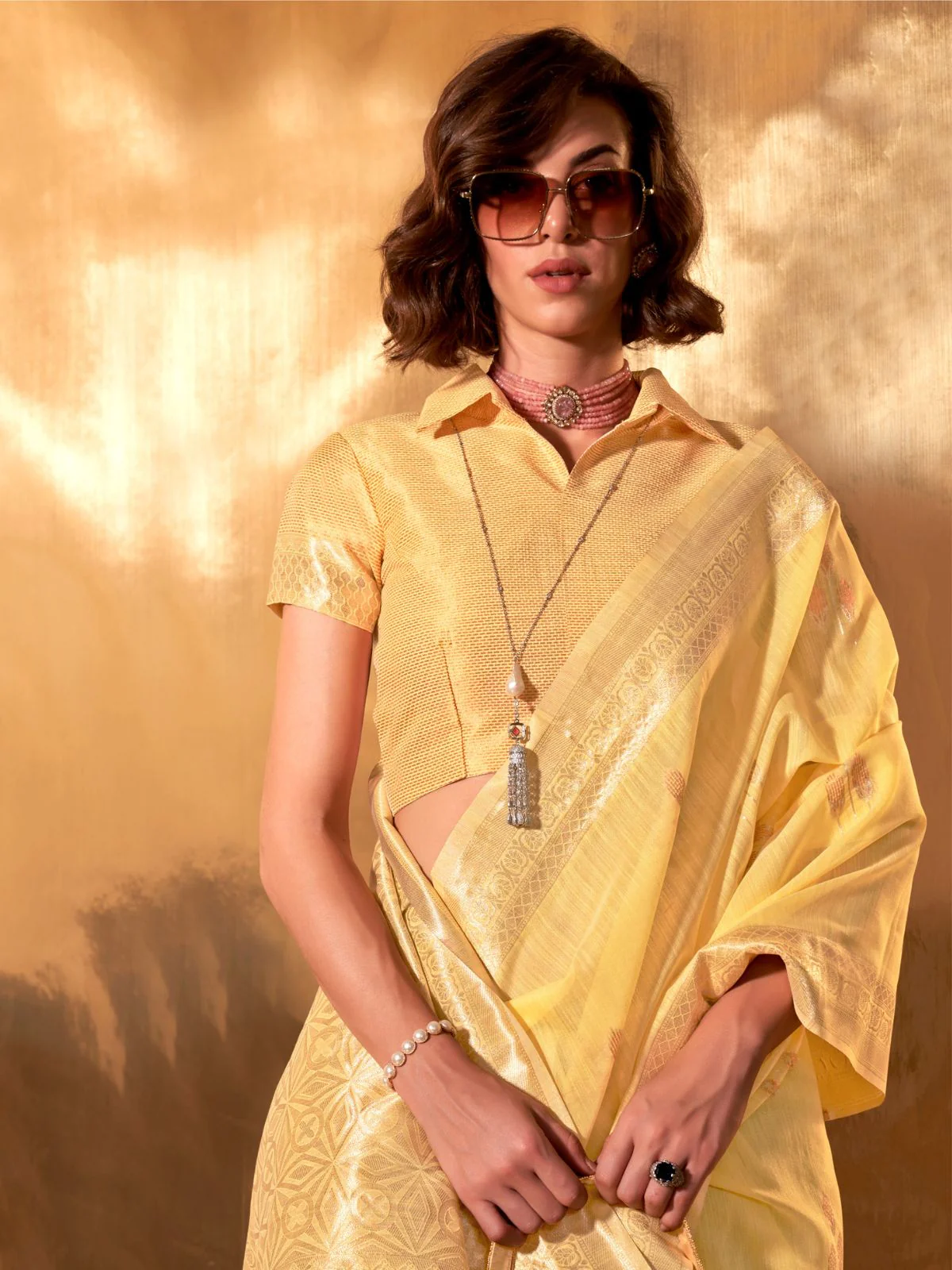 Odette Yellow Linen Woven Saree With Unstitched Blouse For Women - Image 2