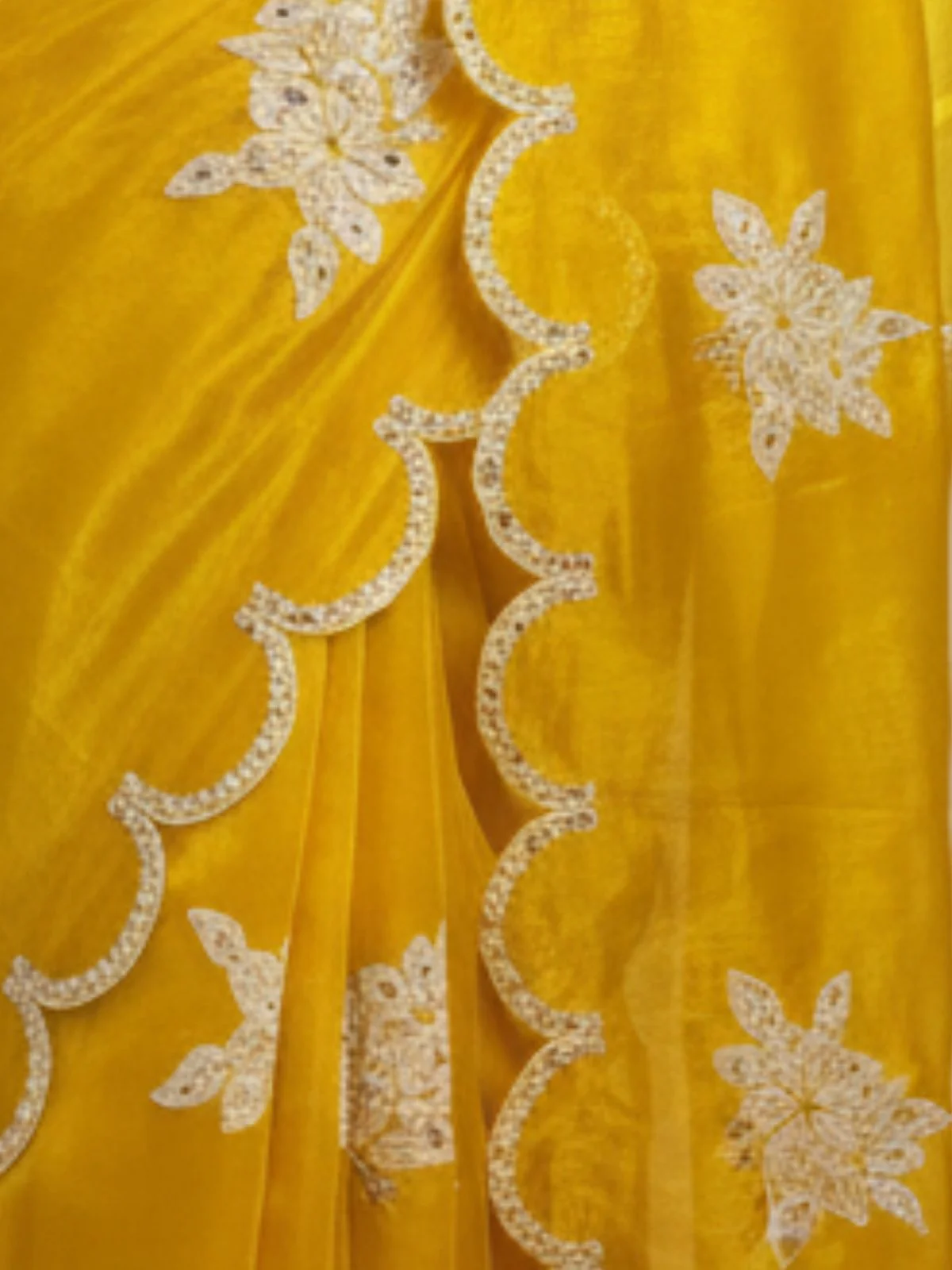 Odette Yellow Organza Embroidered And Cutwork Solid Saree For Women - Image 4