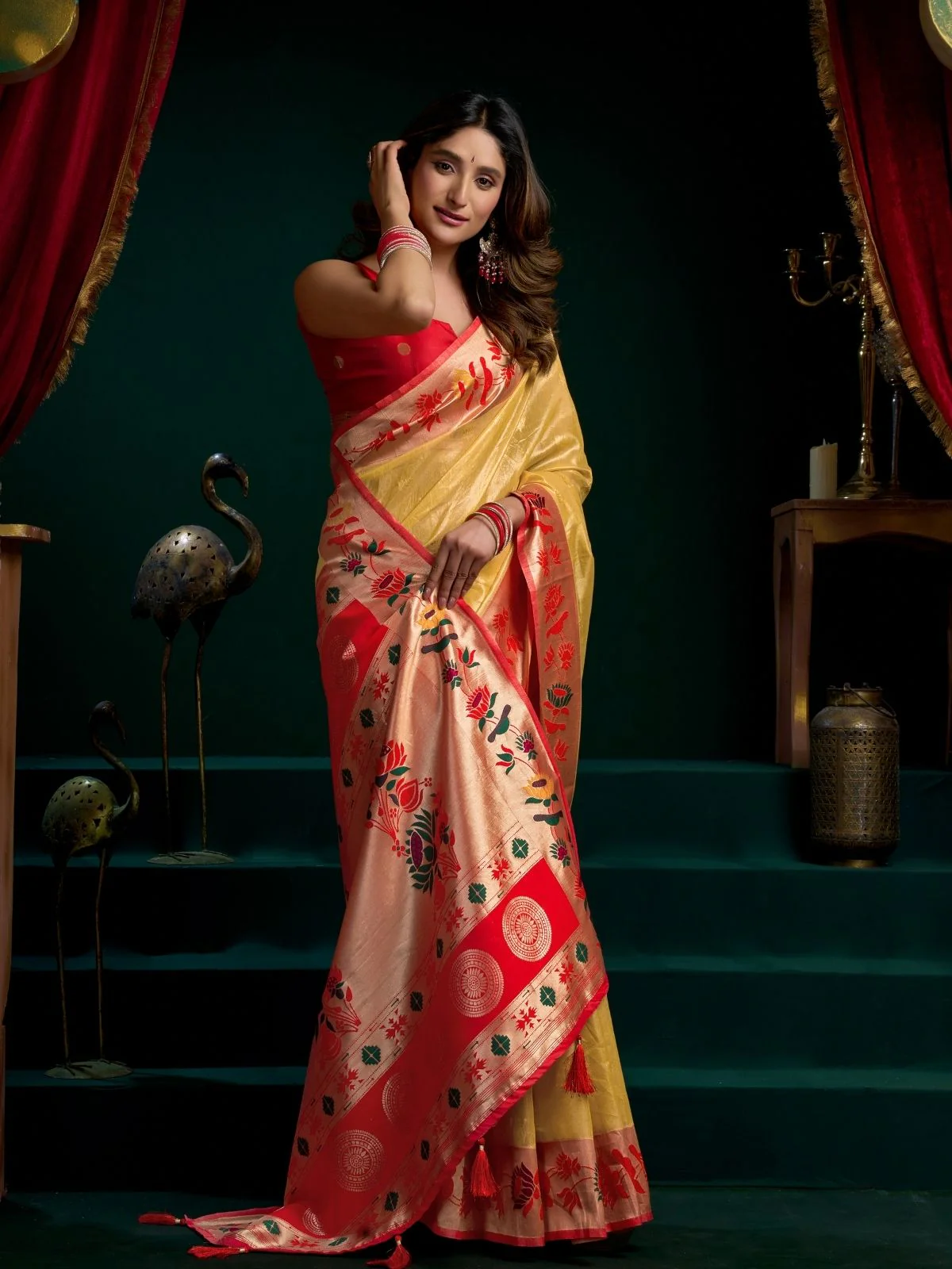 Odette Yellow Silk Blend Woven Saree For Women - Image 3