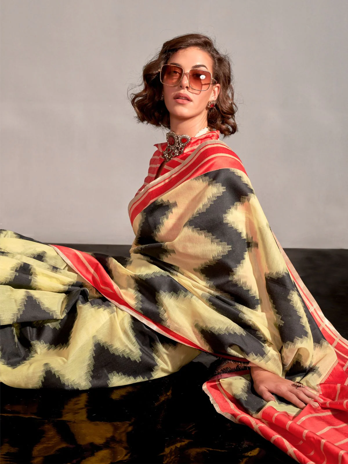 Odette Yellow Silk Blend Woven Saree With Unstitched Blouse For Women - Image 2