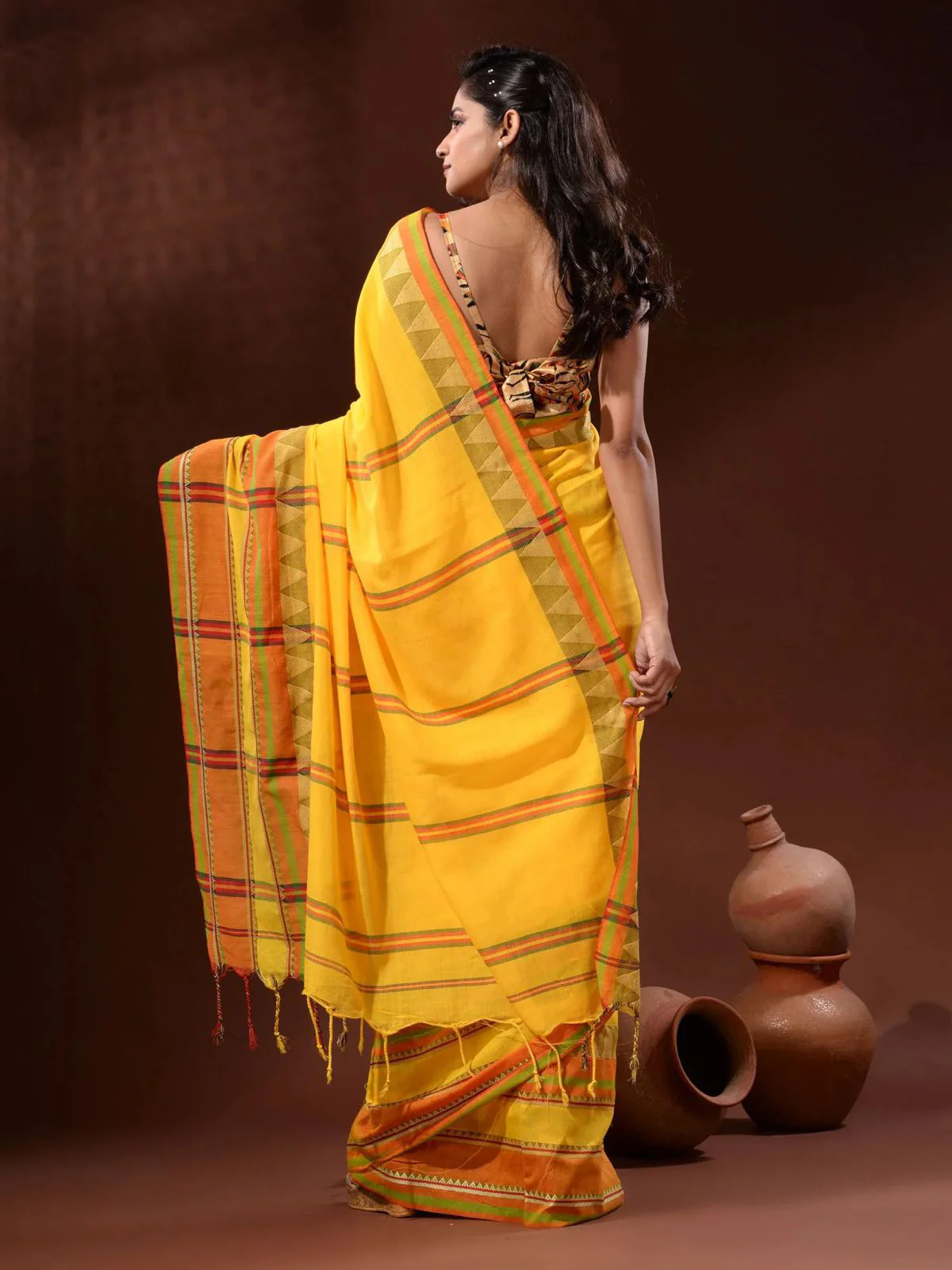 Odette Yellow Temple Border Cotton Blend Saree  With Unstitched Blouse for Women - Image 3