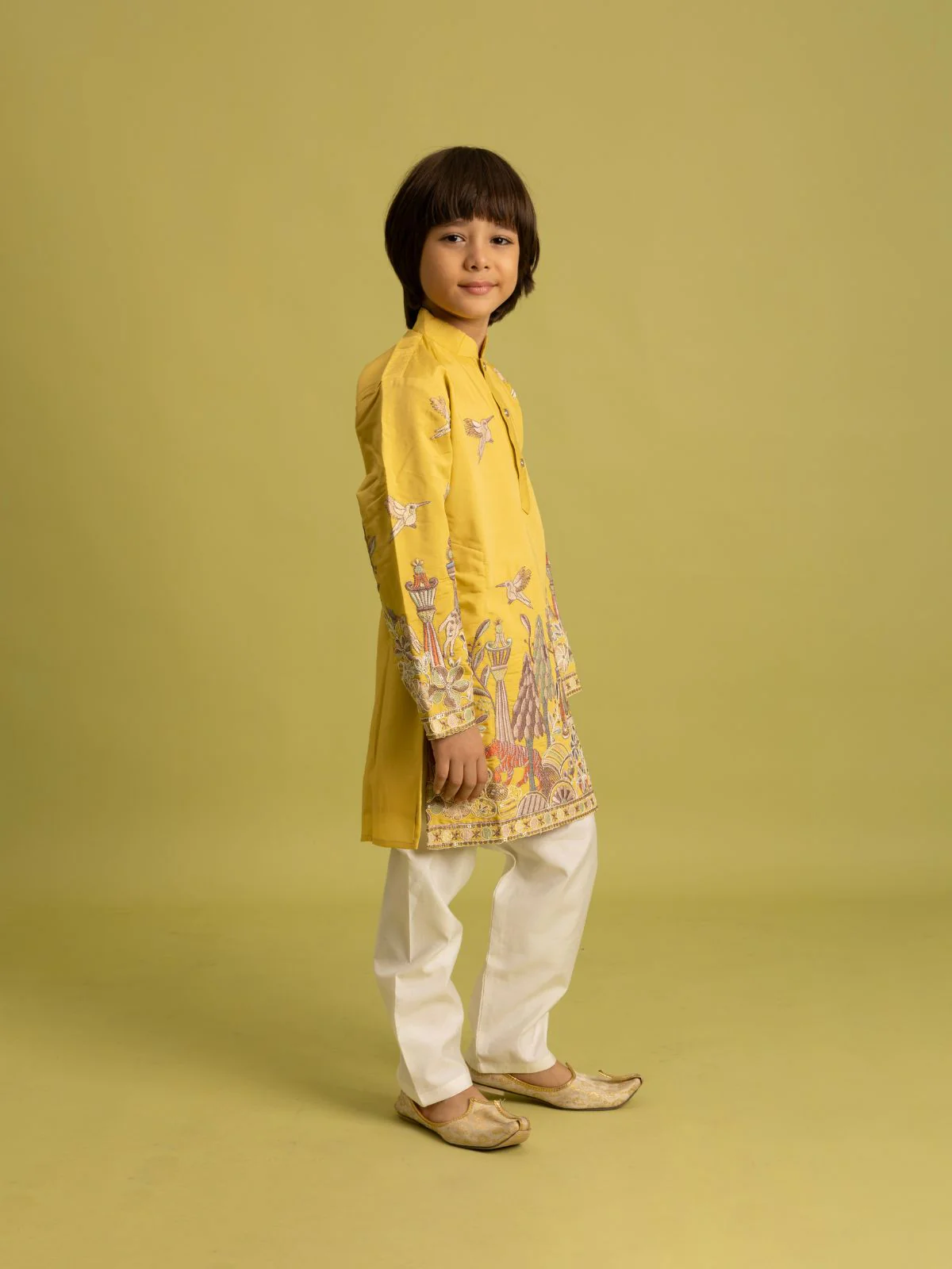 Odette Yellow Viscose Silk Embroidered Kurta Set For Kids - Image 3