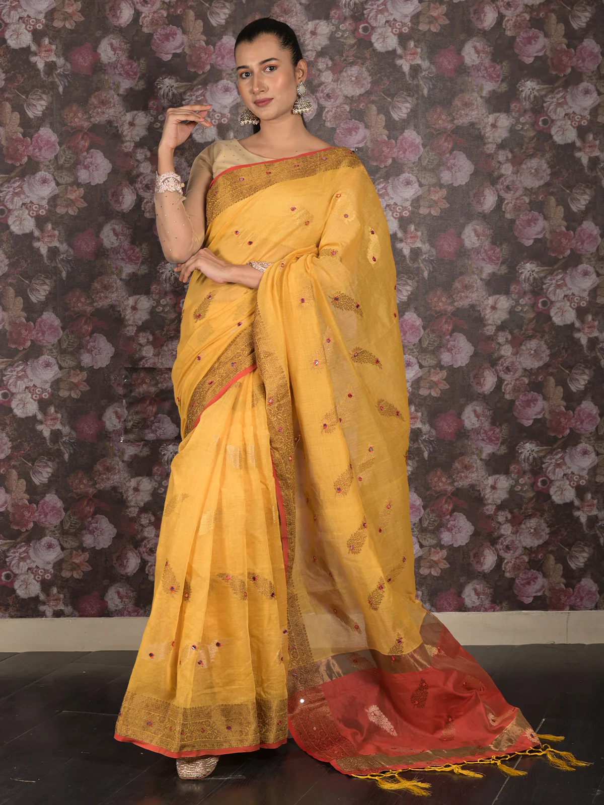 Odette Yellow Woven Cotton Silk Blend Saree With Unstitched Blouse For Women - Image 2