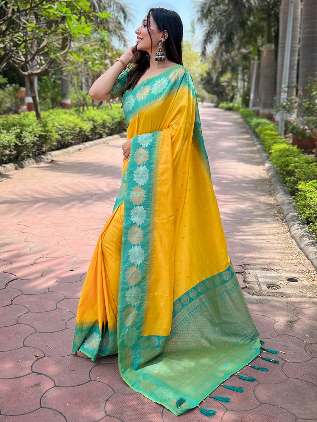 Odette Yellow Woven Design Soft Silk Saree With Unstitched Blouse For Women - Image 2